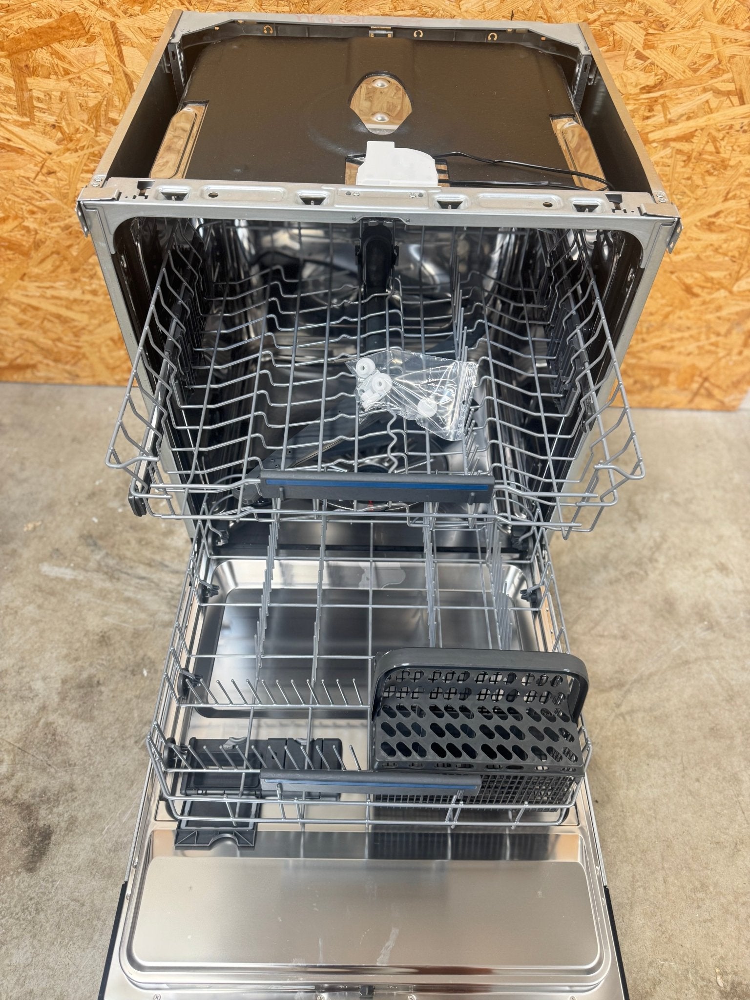 Electrolux integrerbar opvaskemaskine EEA17200L - D16229 - Recirk - D16229