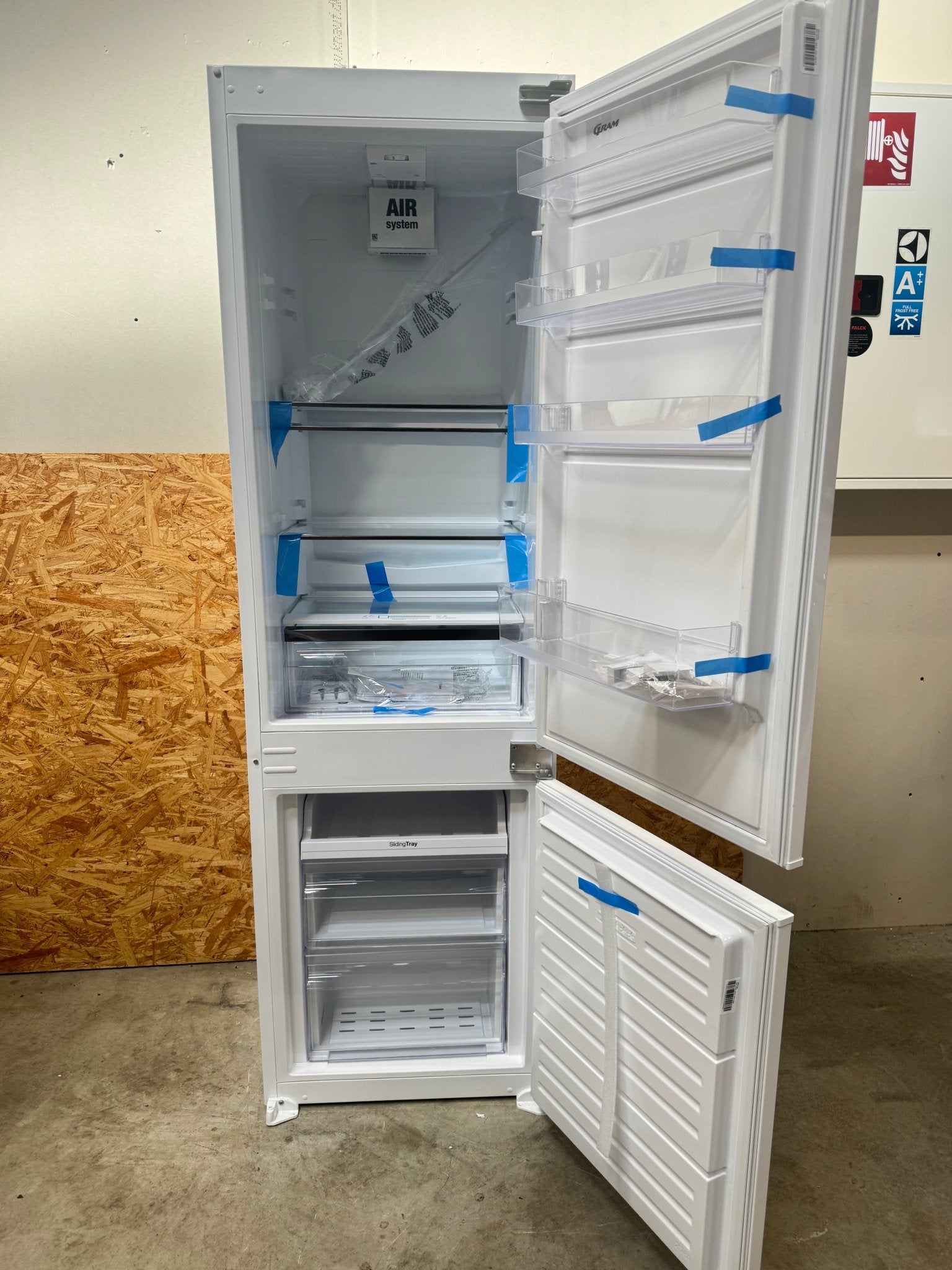 Gram integrerbar køle/fryseskab KFI301754N - D18748 - Recirk - D18748