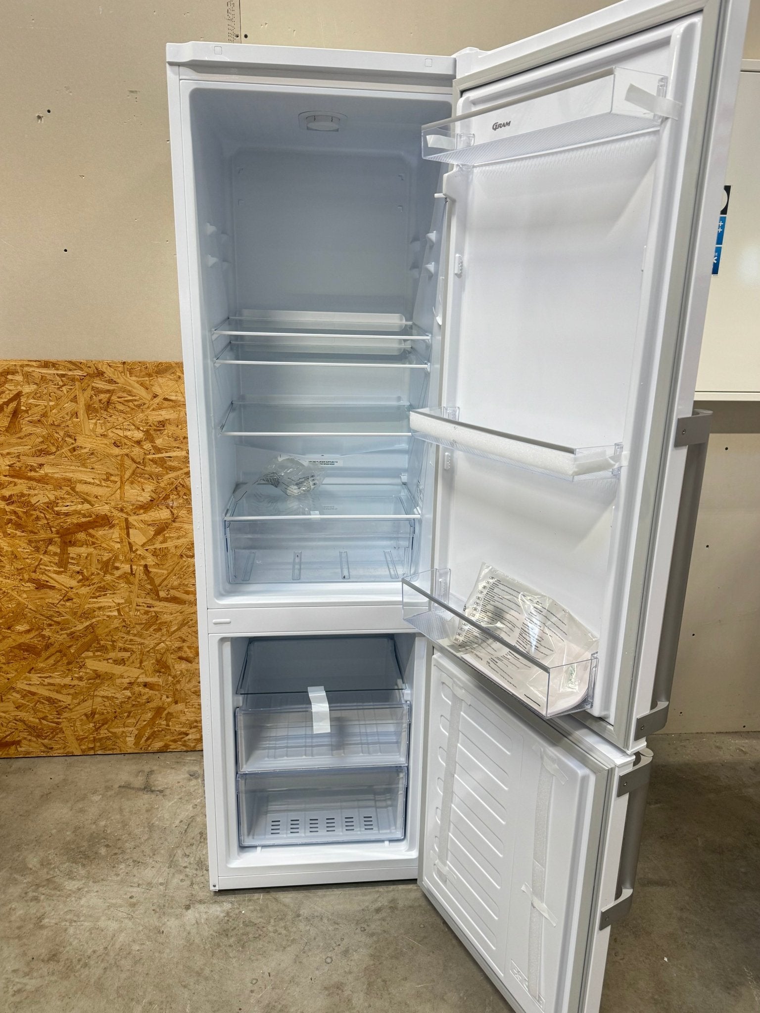 Gram køle/fryseskab KF3295 - D18746 - Recirk - D18746