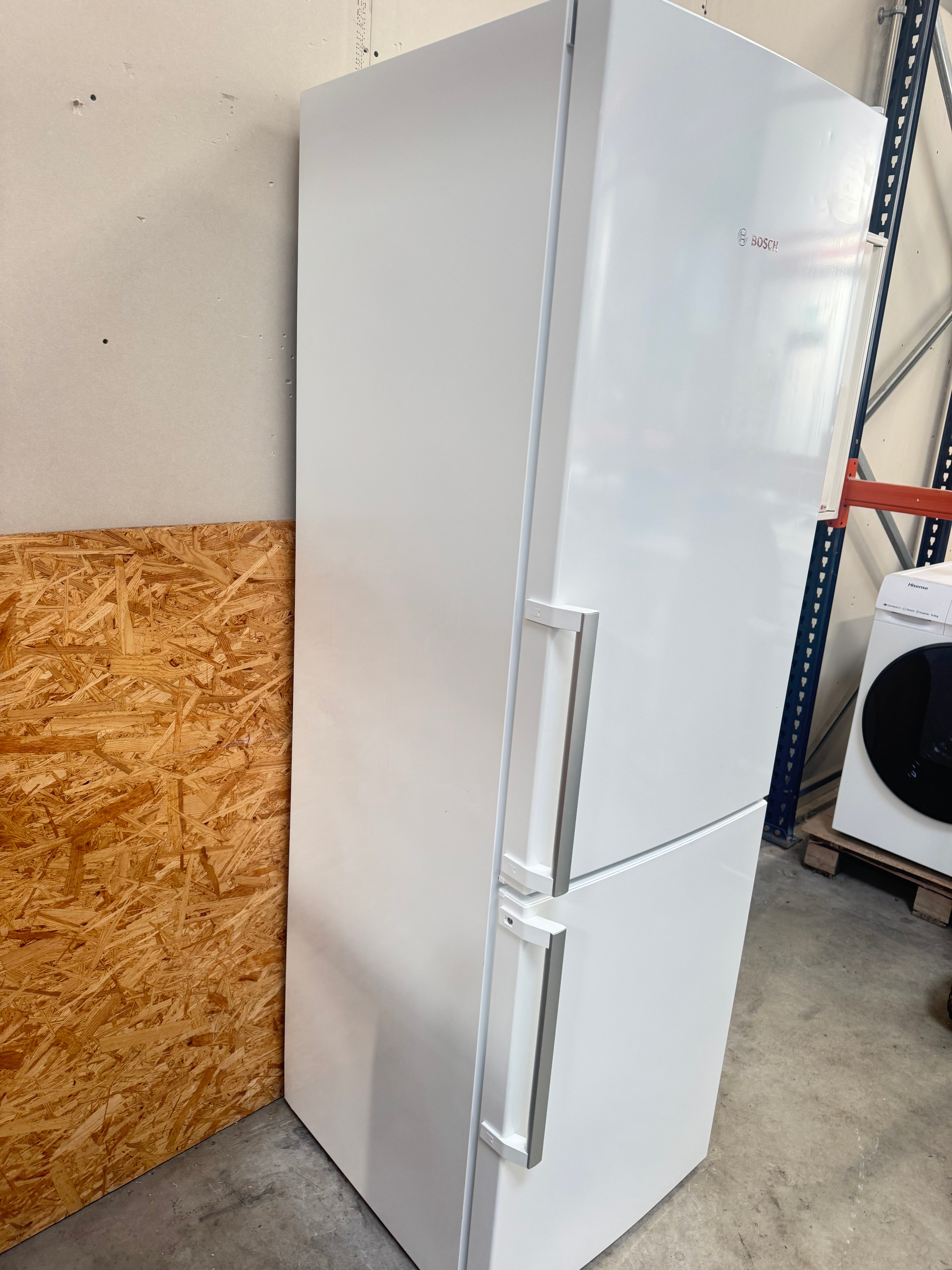 Bosch køle/fryseskab KGE36AW40 - D16206