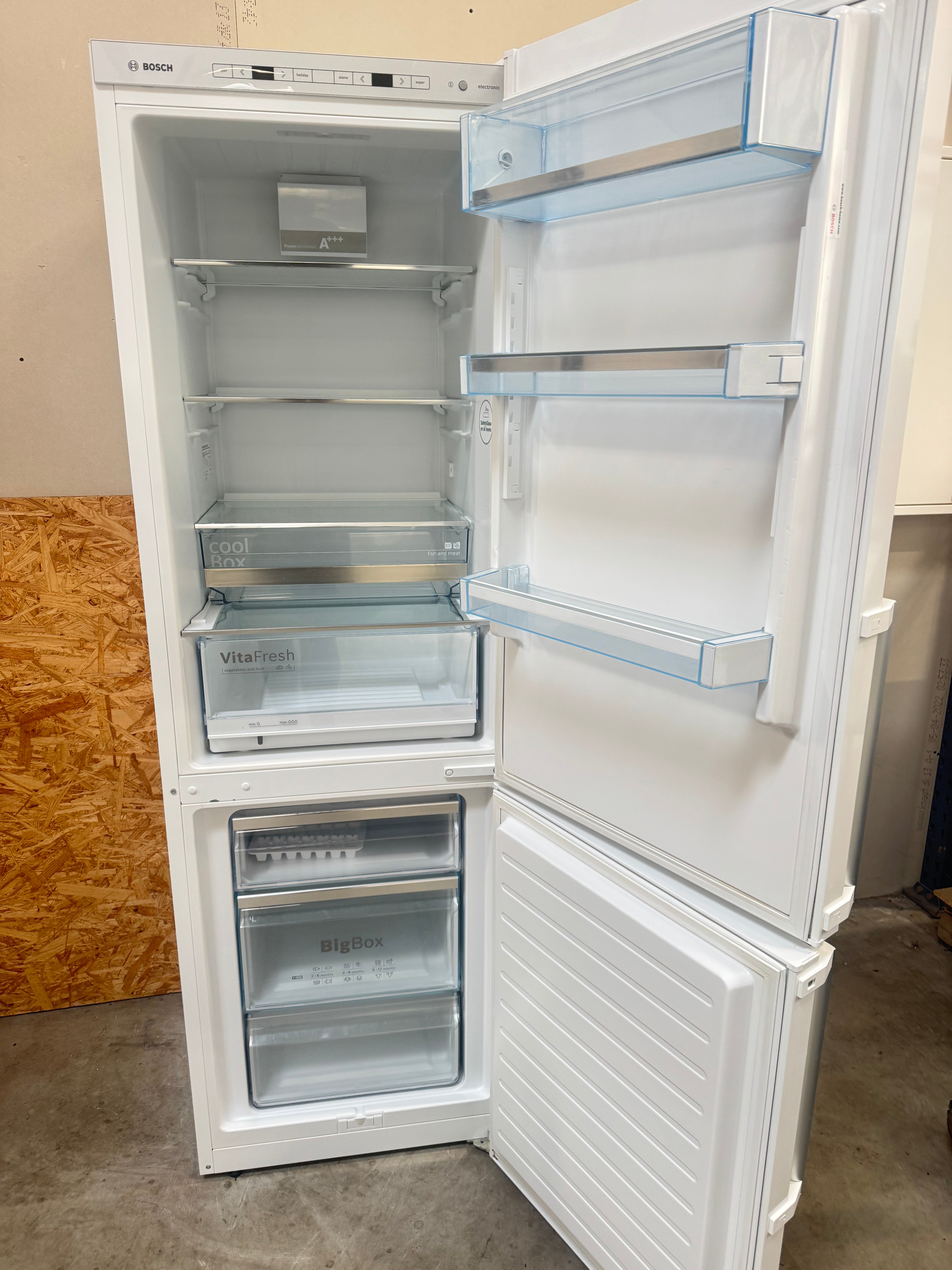 Bosch køle/fryseskab KGE36AW40 - D16206
