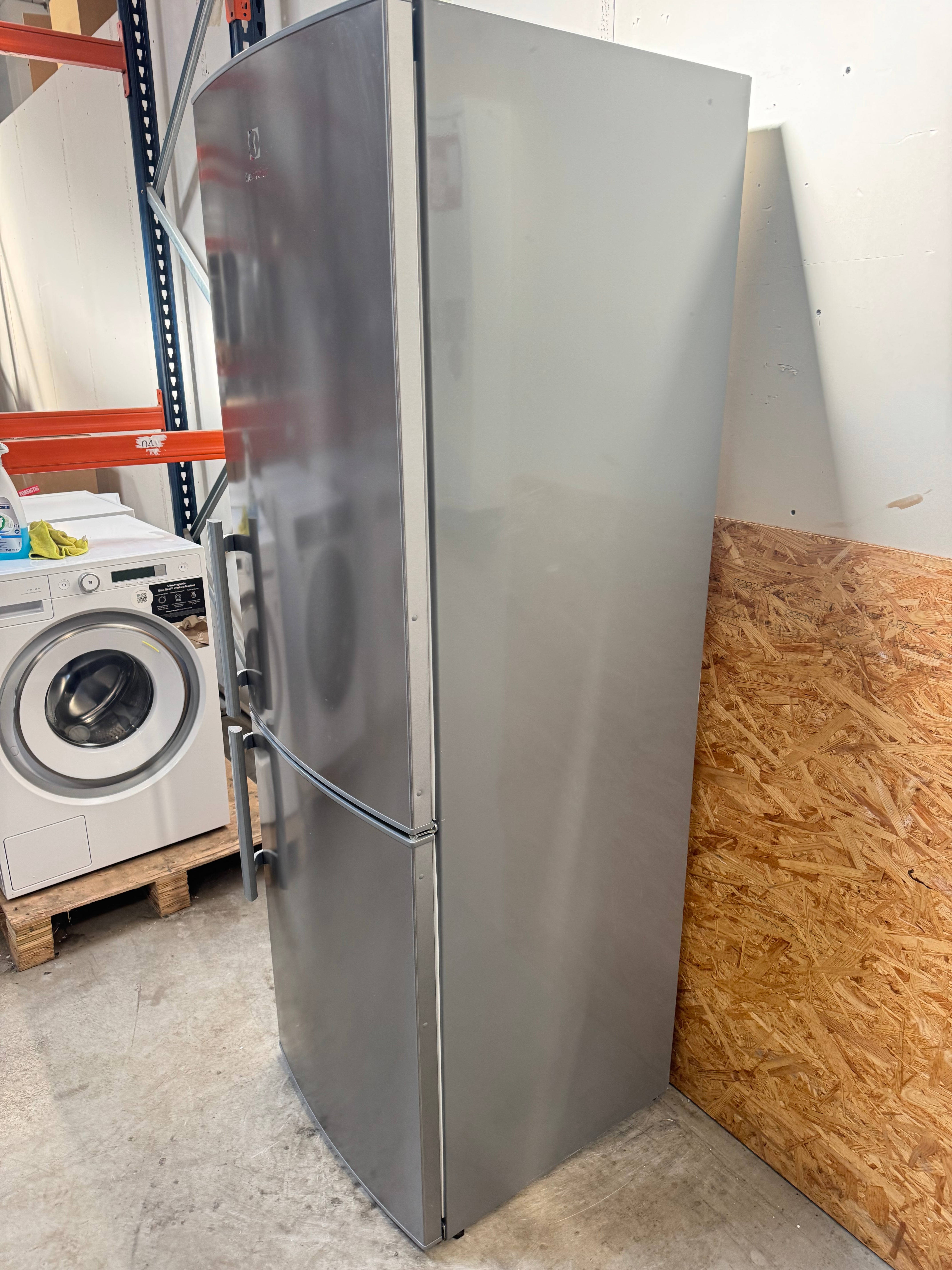 Electrolux køle/fryseskab EN3441JOX - D18691