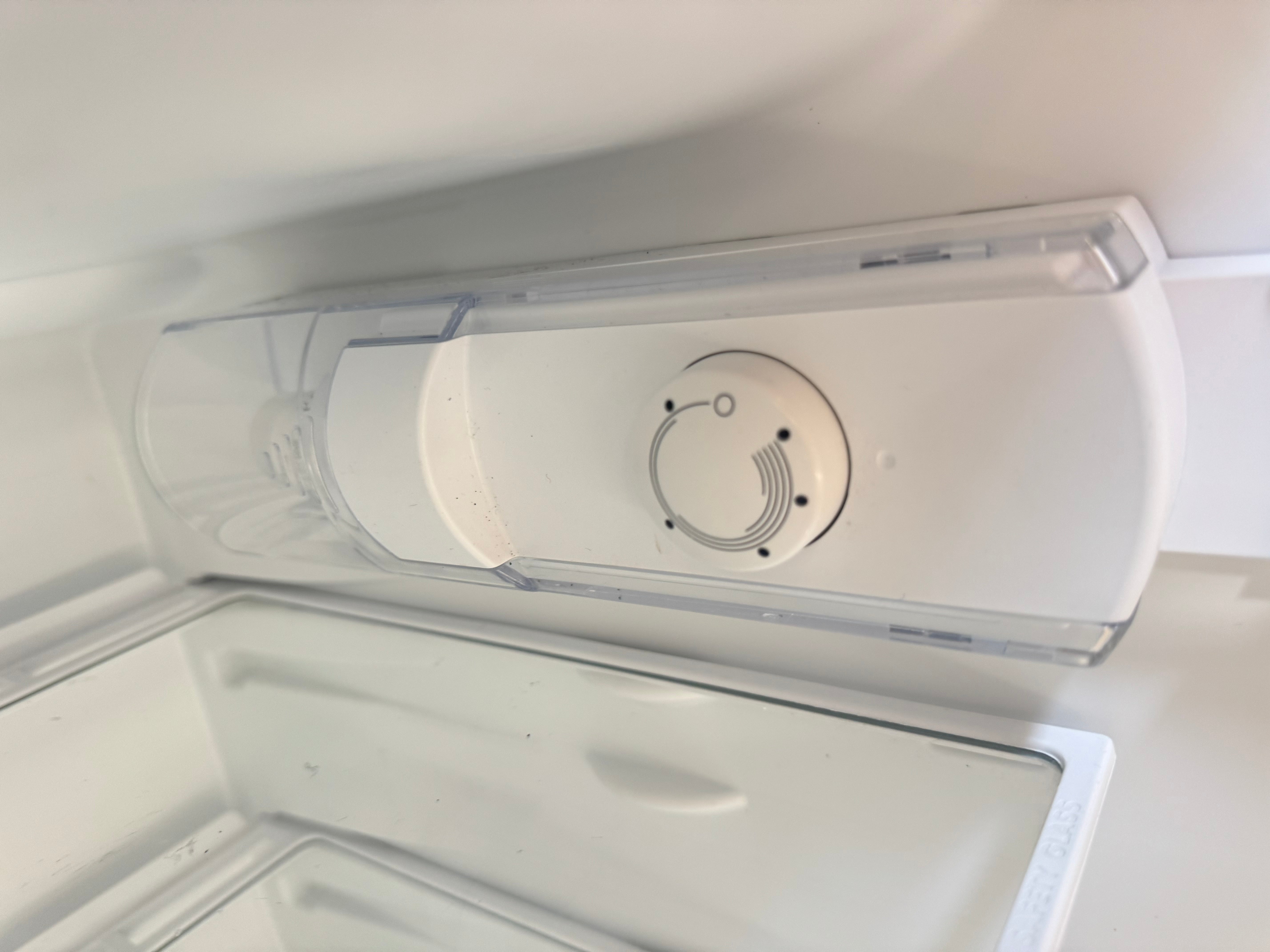Siemens intgrerbar køleskab m. frostboks KI18LV60 - D18800