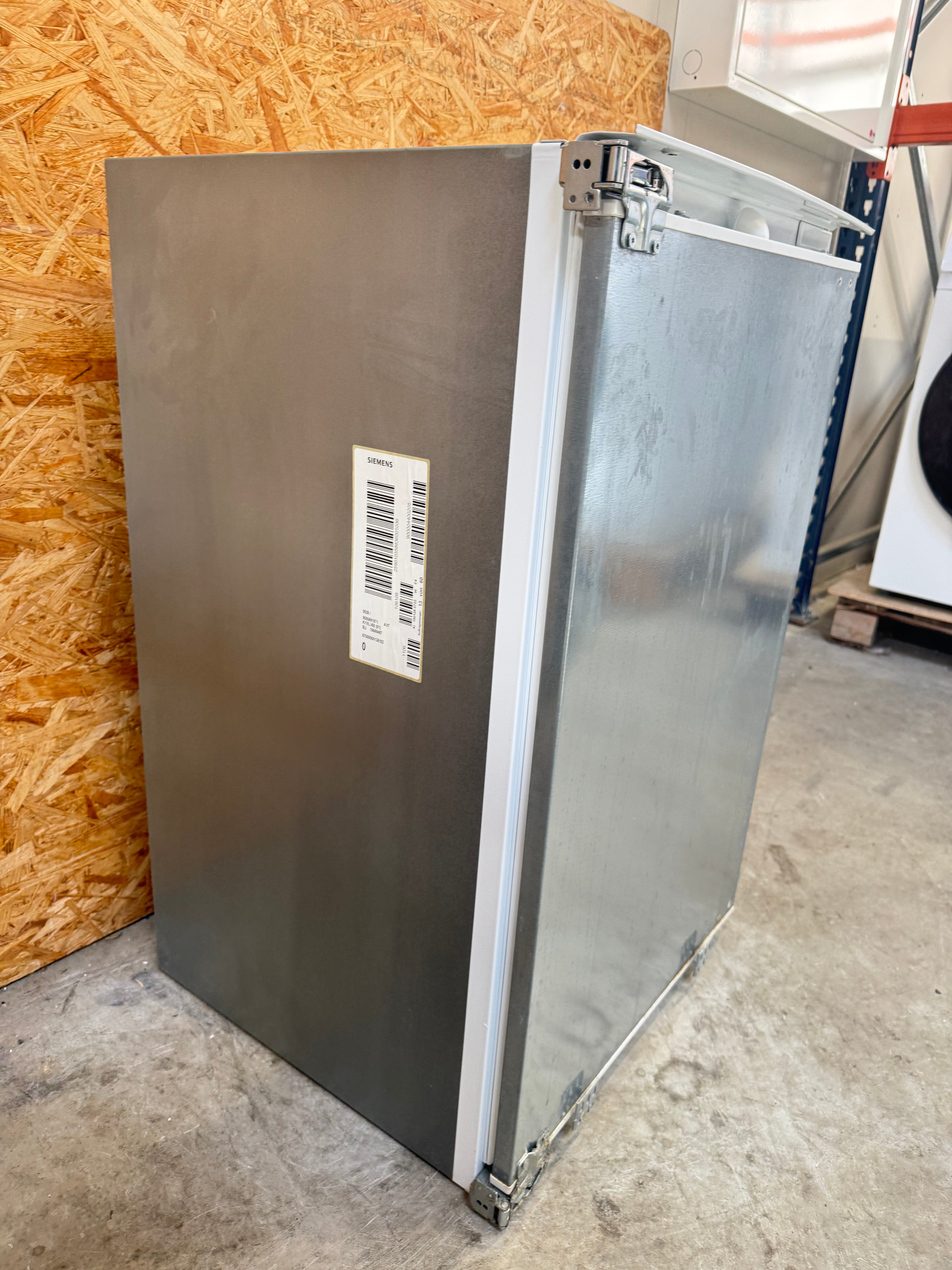 Siemens intgrerbar køleskab m. frostboks KI18LV60 - D18800