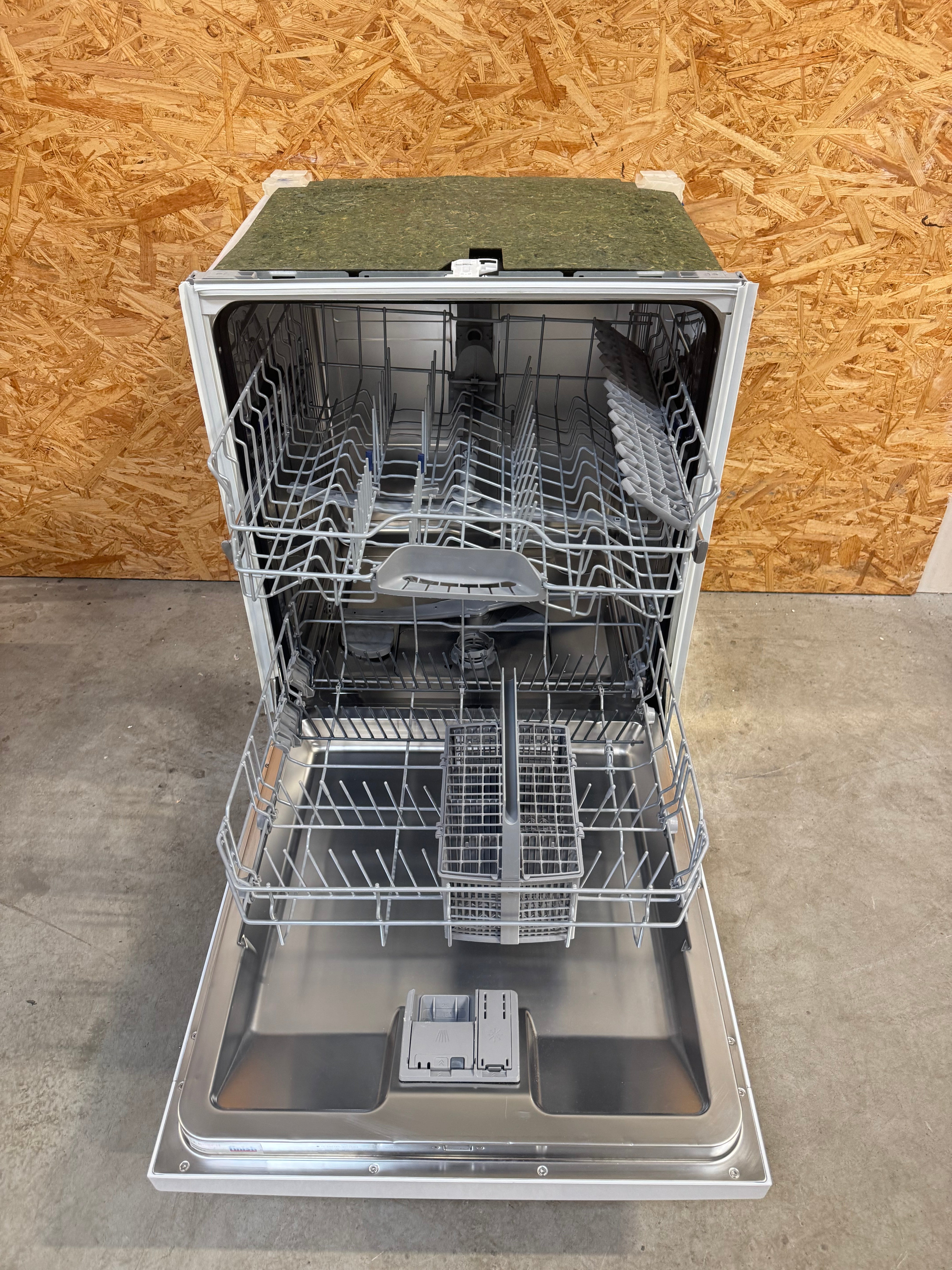 Bosch Opvaskemaskine SMU46CW01S - D18699
