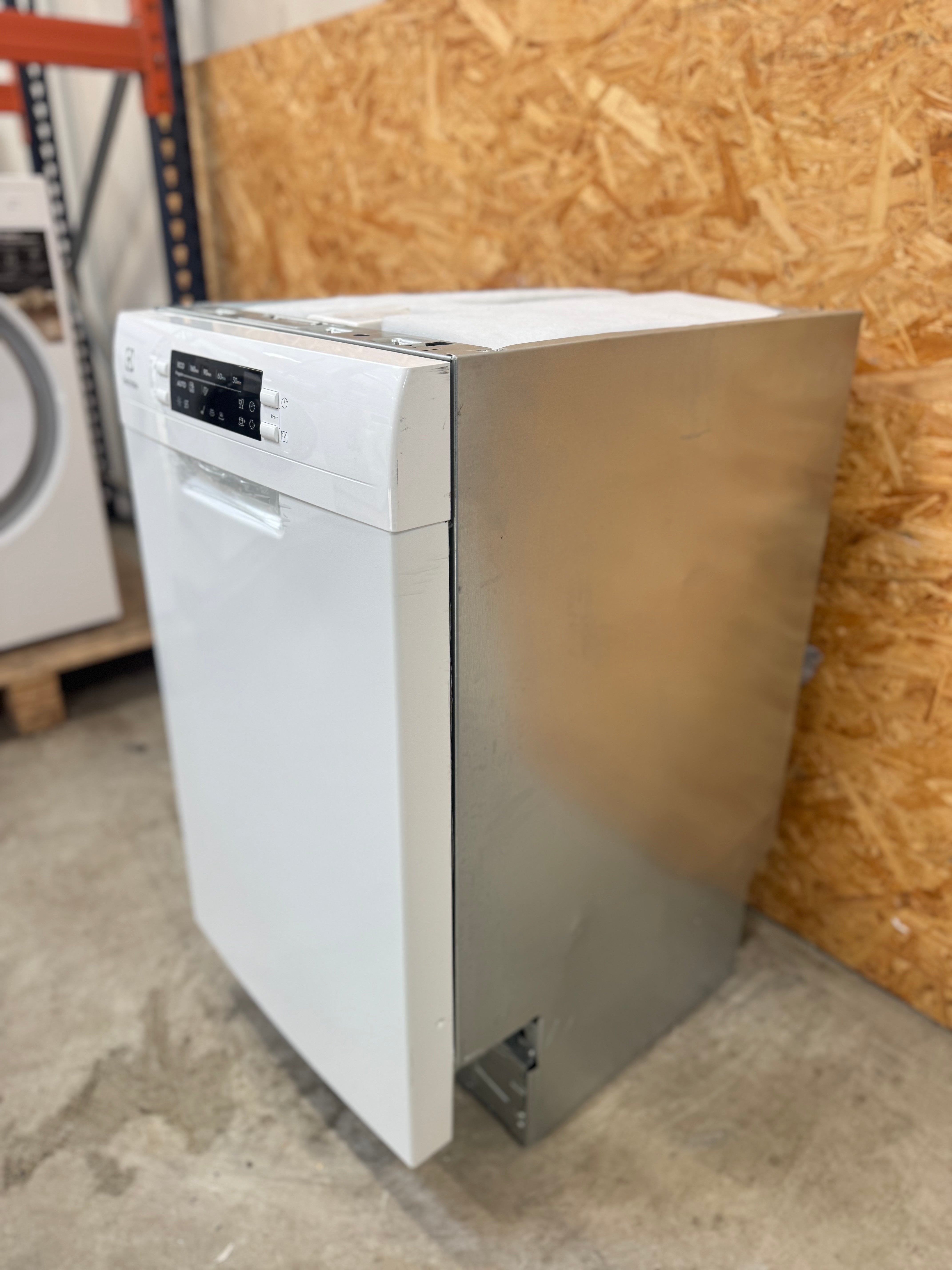 Electrolux 45 cm. opvaskemaskine ESS43300UW - D18890