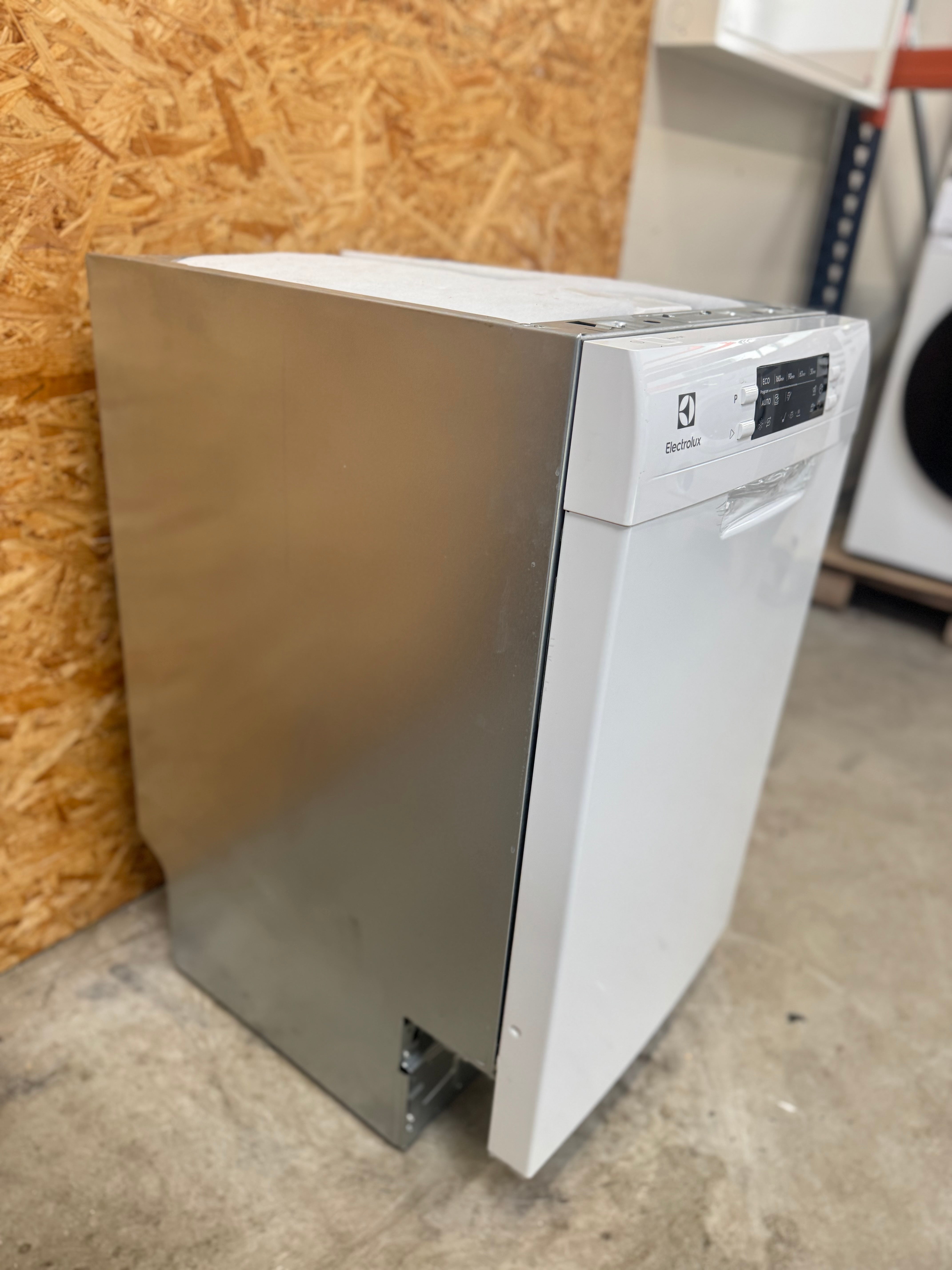 Electrolux 45 cm. opvaskemaskine ESS43300UW - D18890