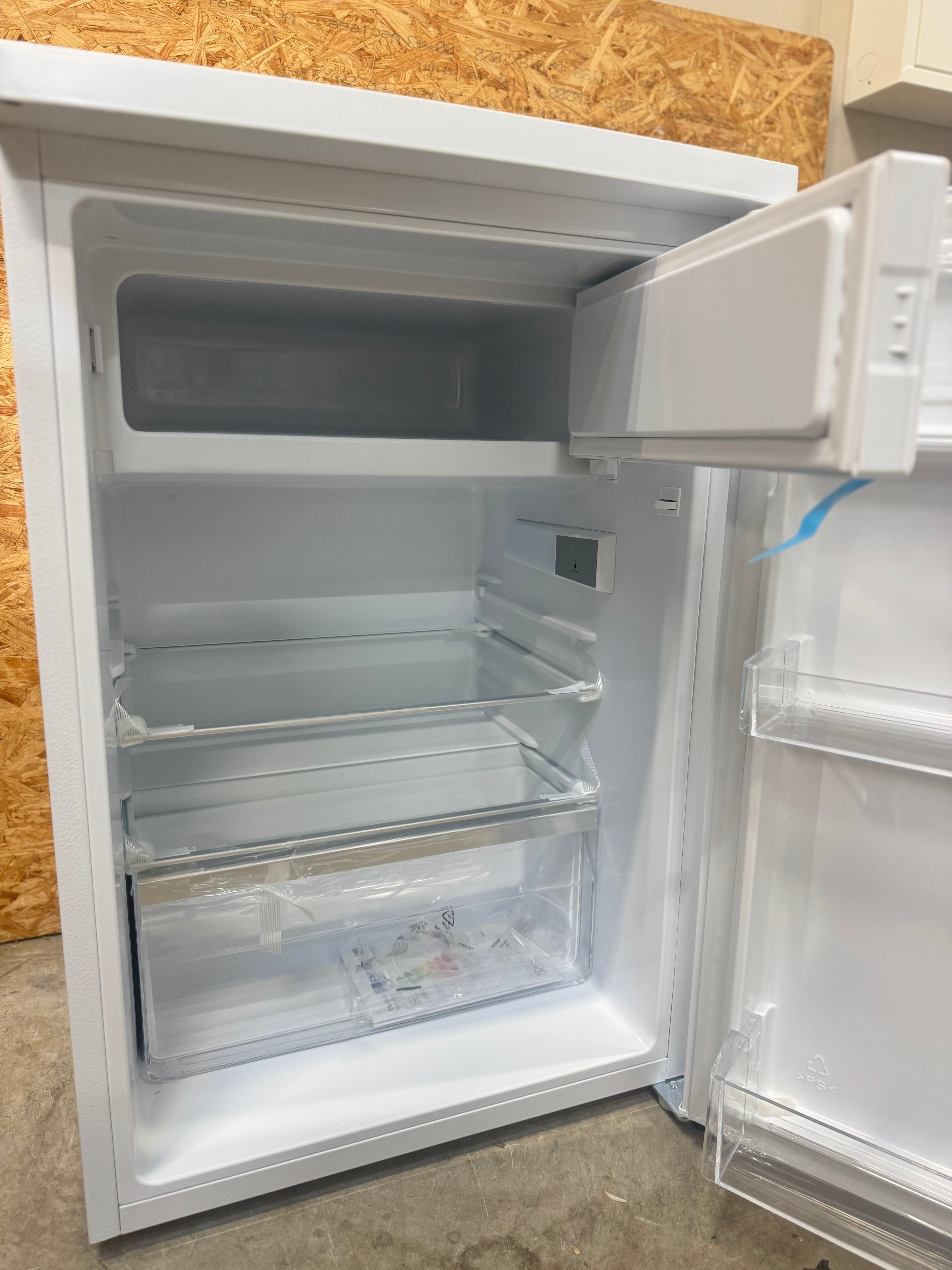 Electrolux køle/fryseskab LXB1SE11W0 - D18763