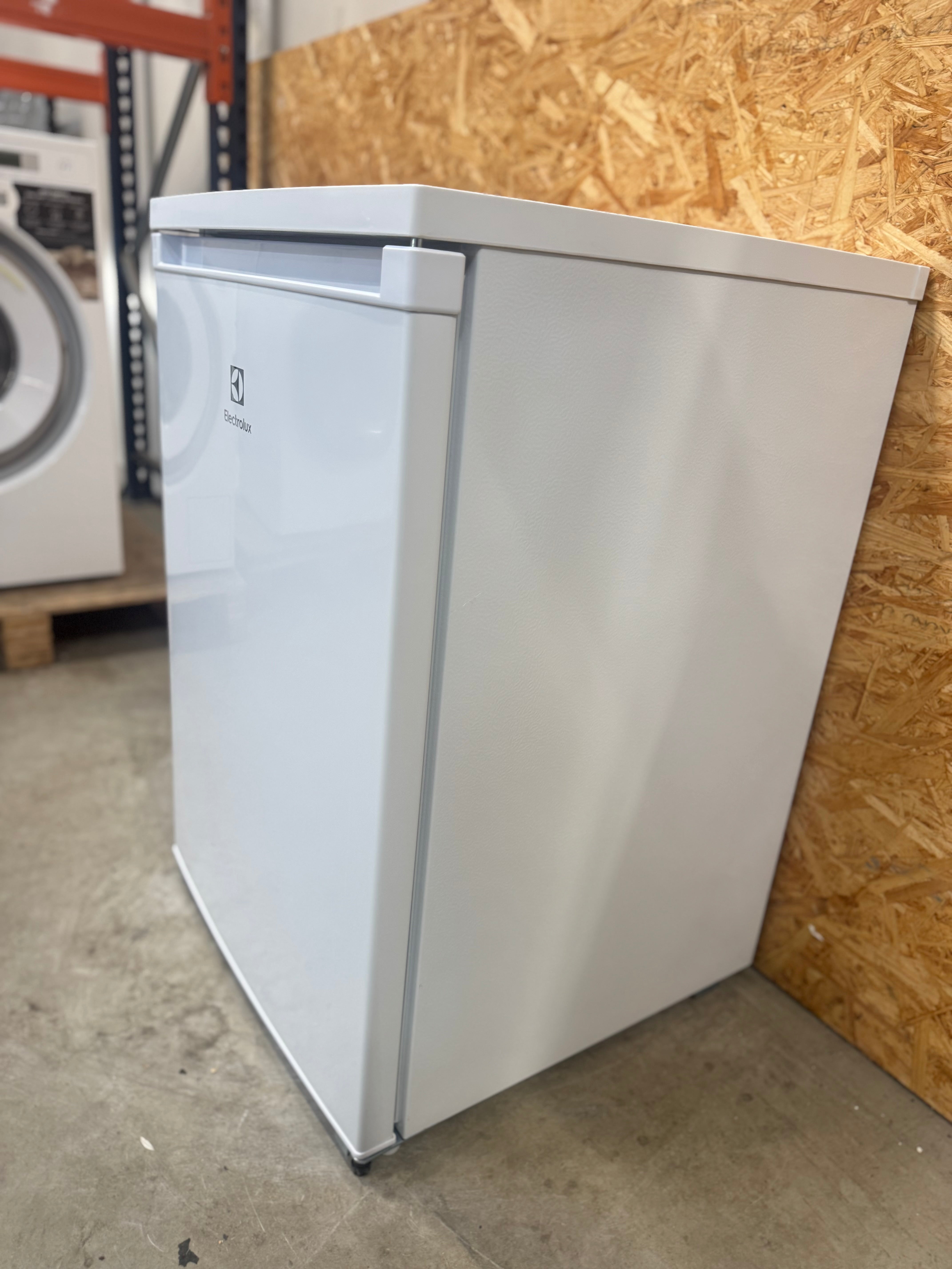 Electrolux køle/fryseskab LXB1SE11W0 - D18763