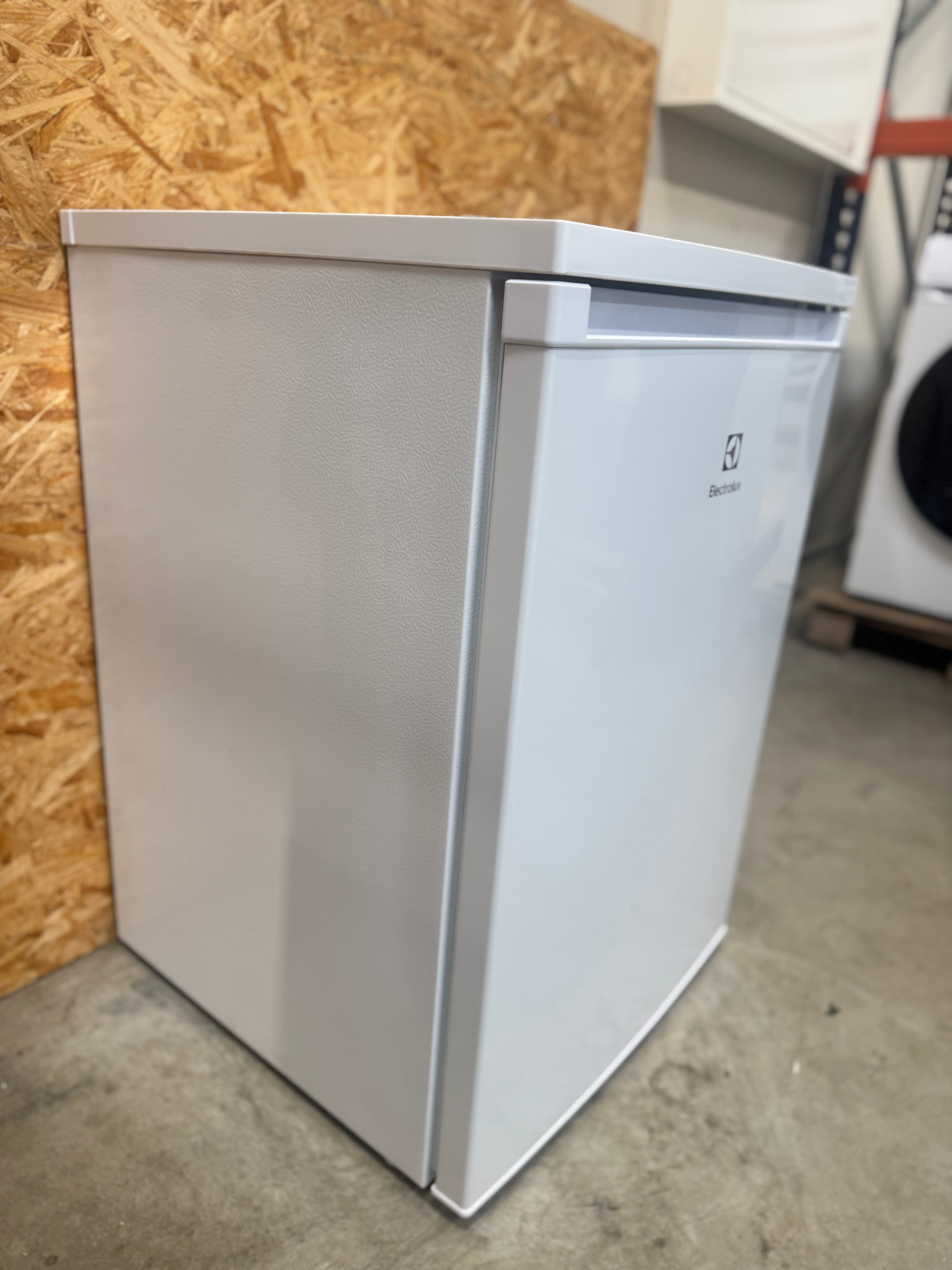 Electrolux køle/fryseskab LXB1SE11W0 - D18763