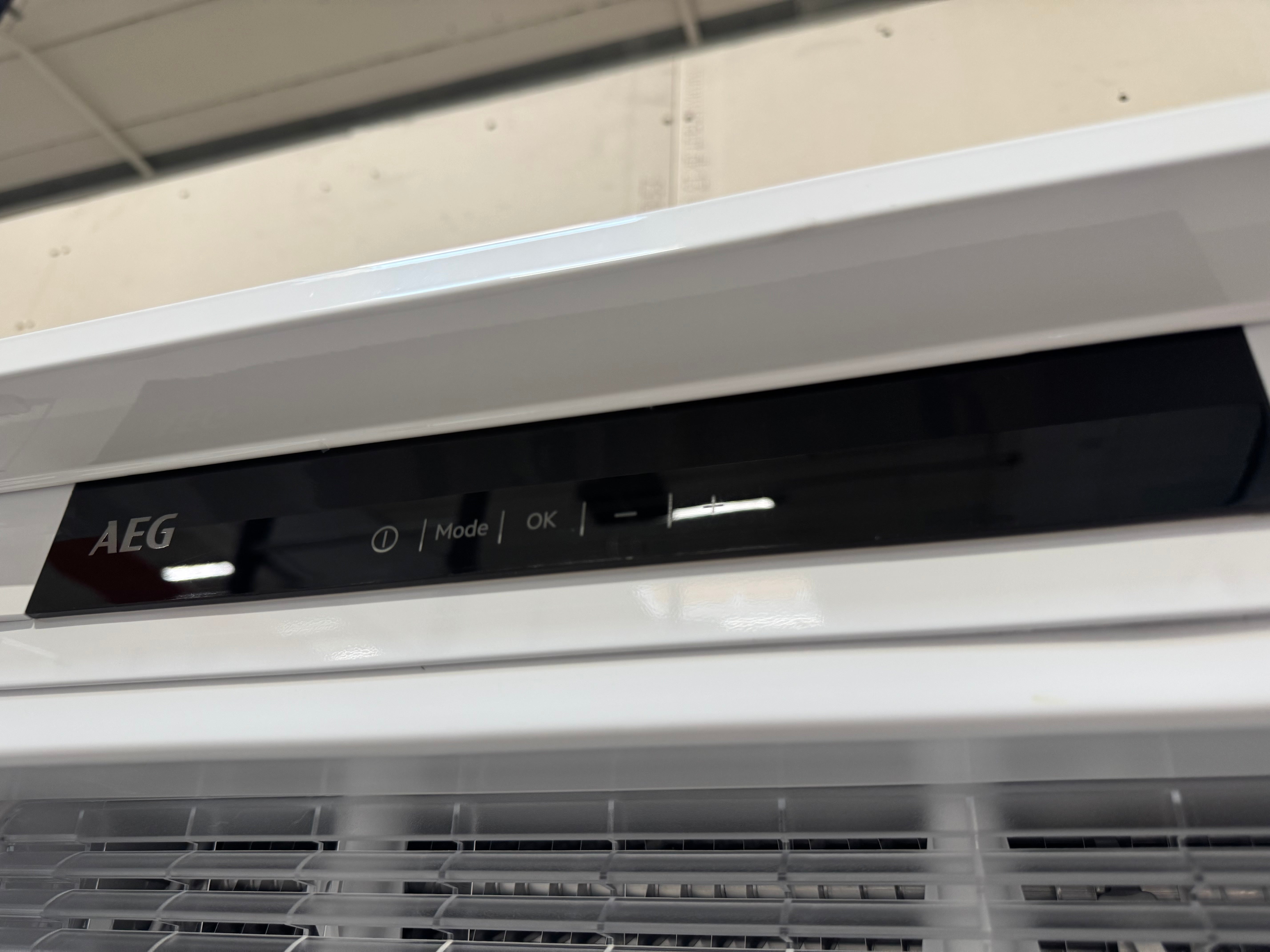 AEG integrerbar fryseskab ABK818E6NC - D19118