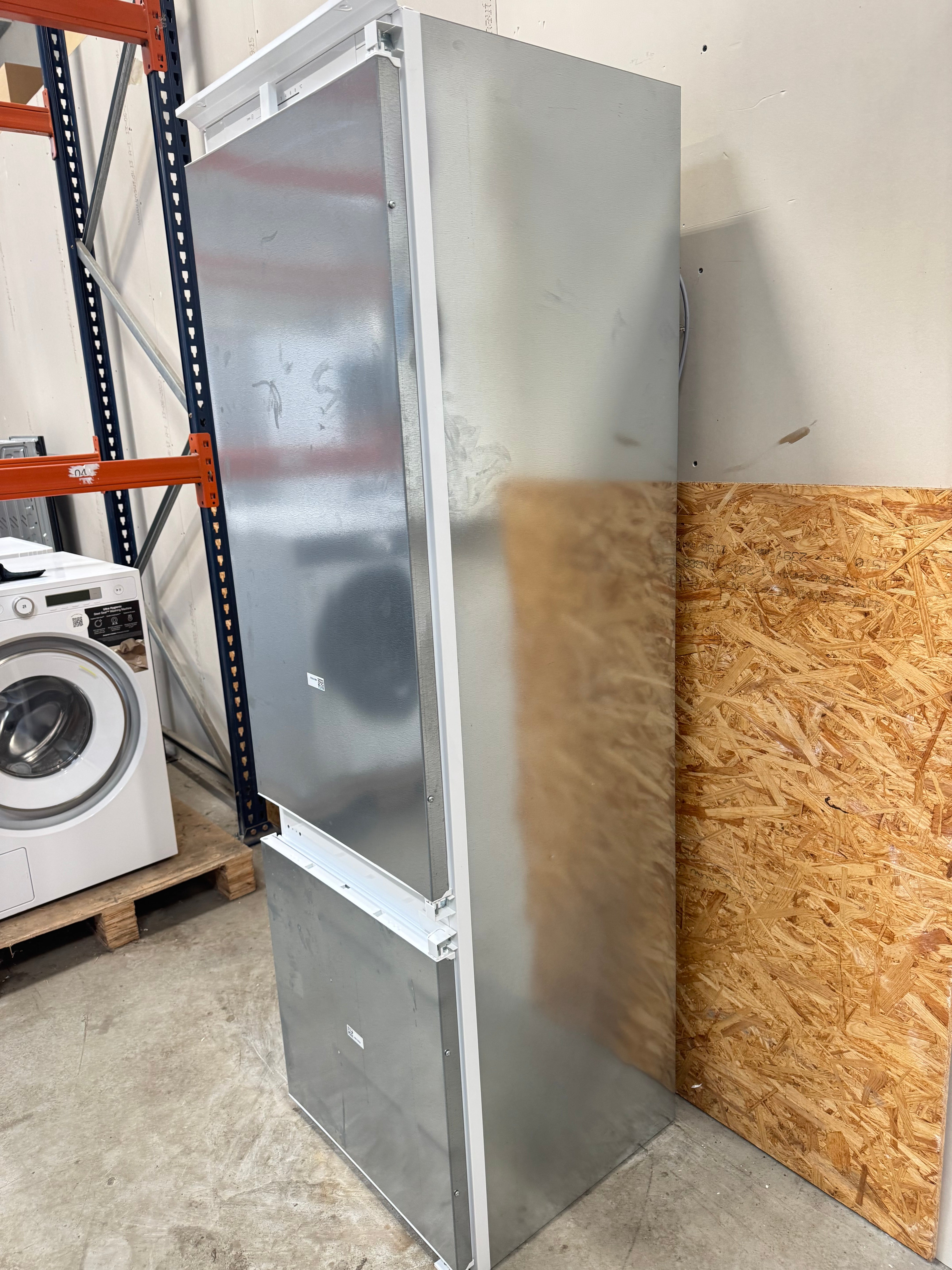 Siemens integrerbar køle/fryseskab KI87VNSF0 - D18186