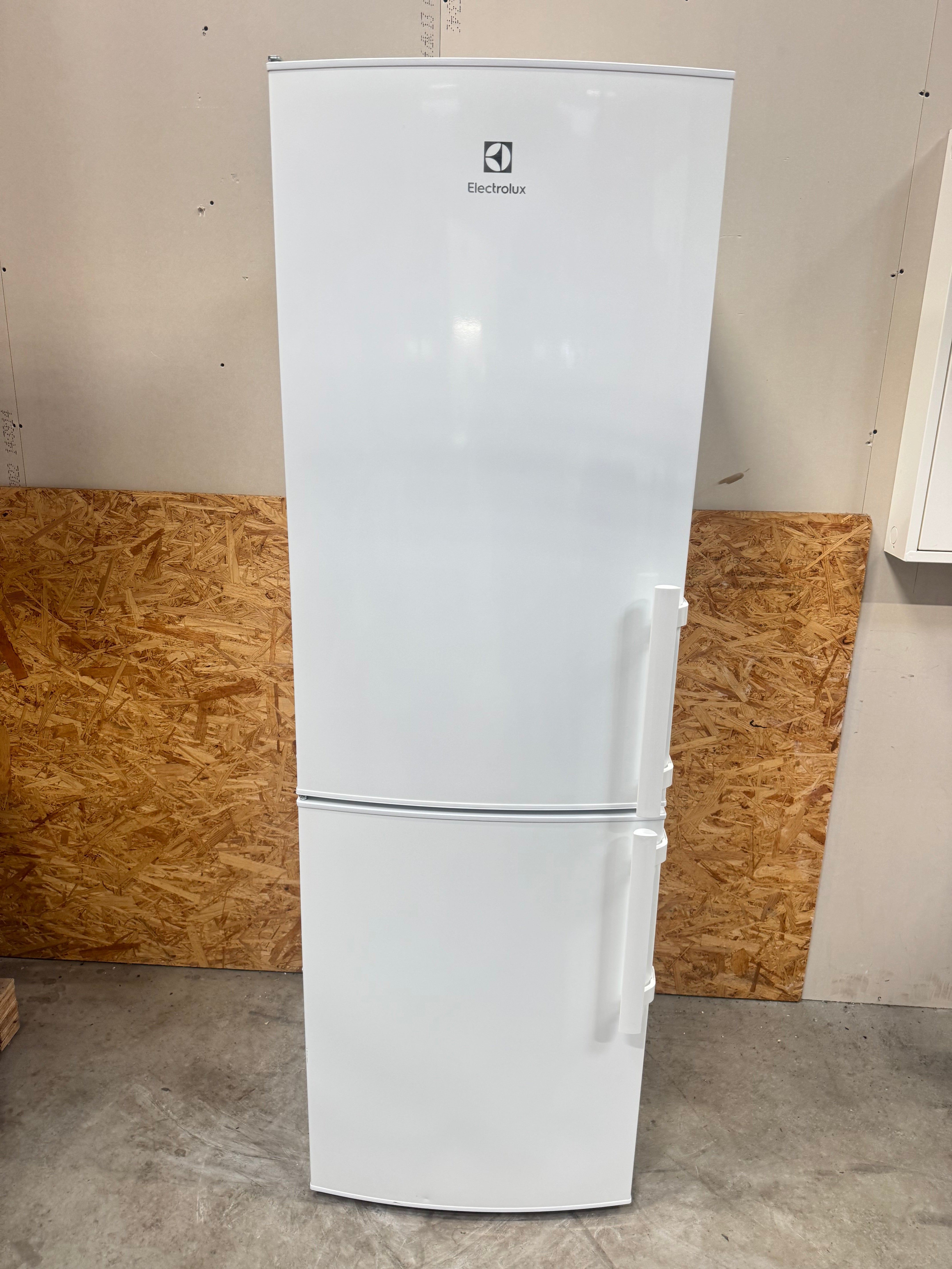 Electrolux køle/fryseskab EN3451JOW - D19206