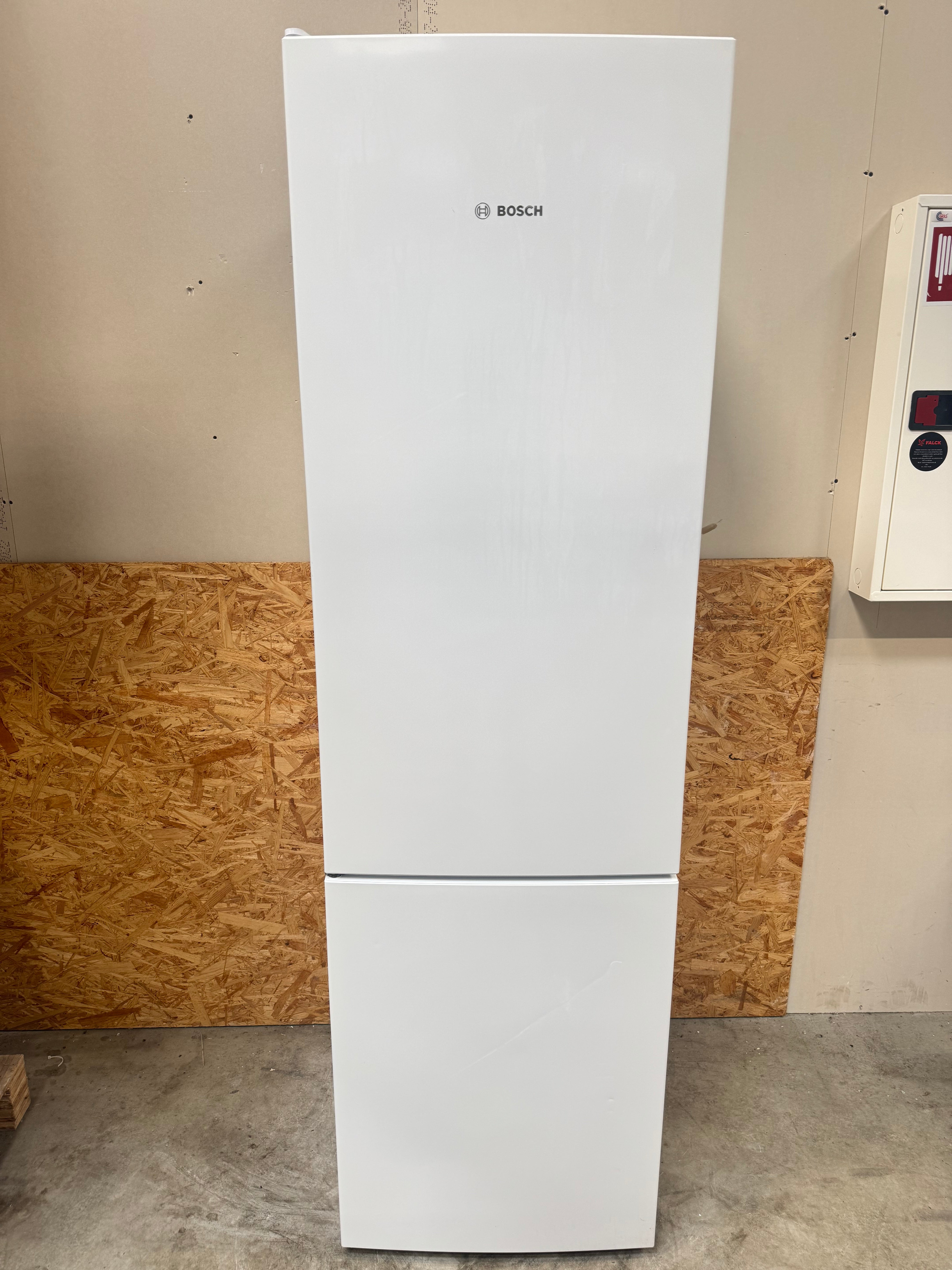 Bosch køle/fryseskab KGV39VWEA - D19195