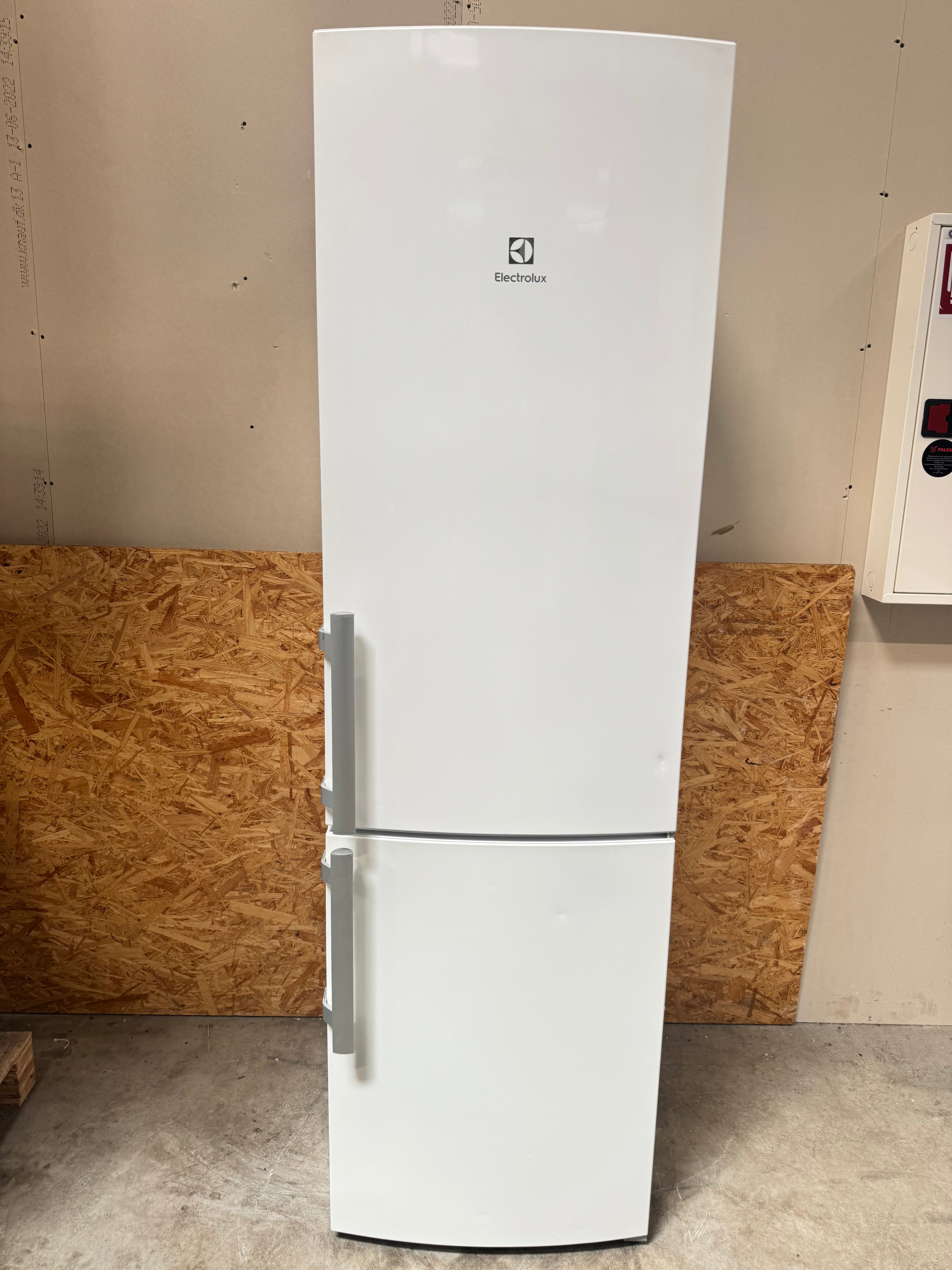 Electrolux køle/fryseskab EN4015MOW - D19232