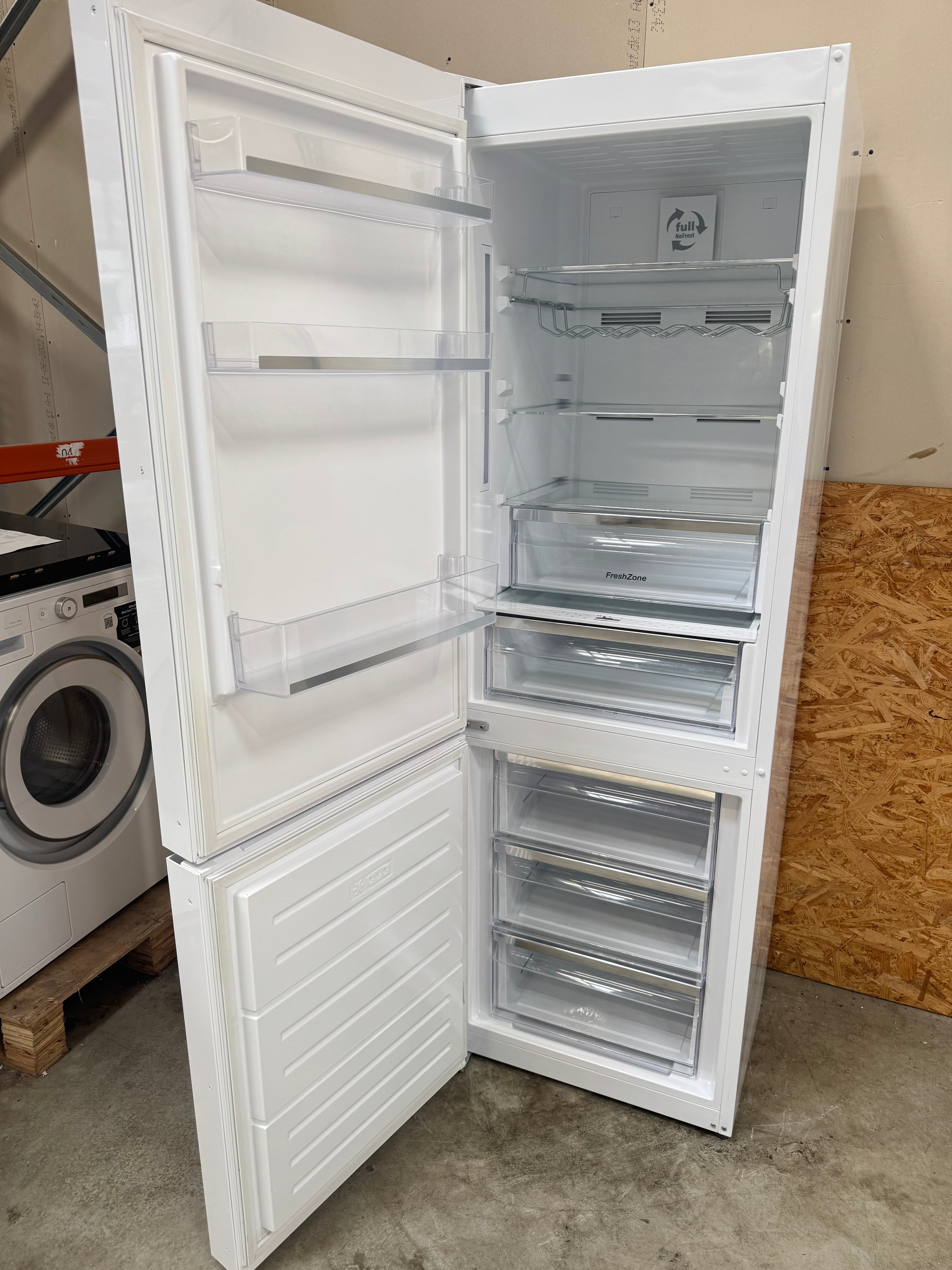 Gram køle/fryseskab KF481864FN - D19333