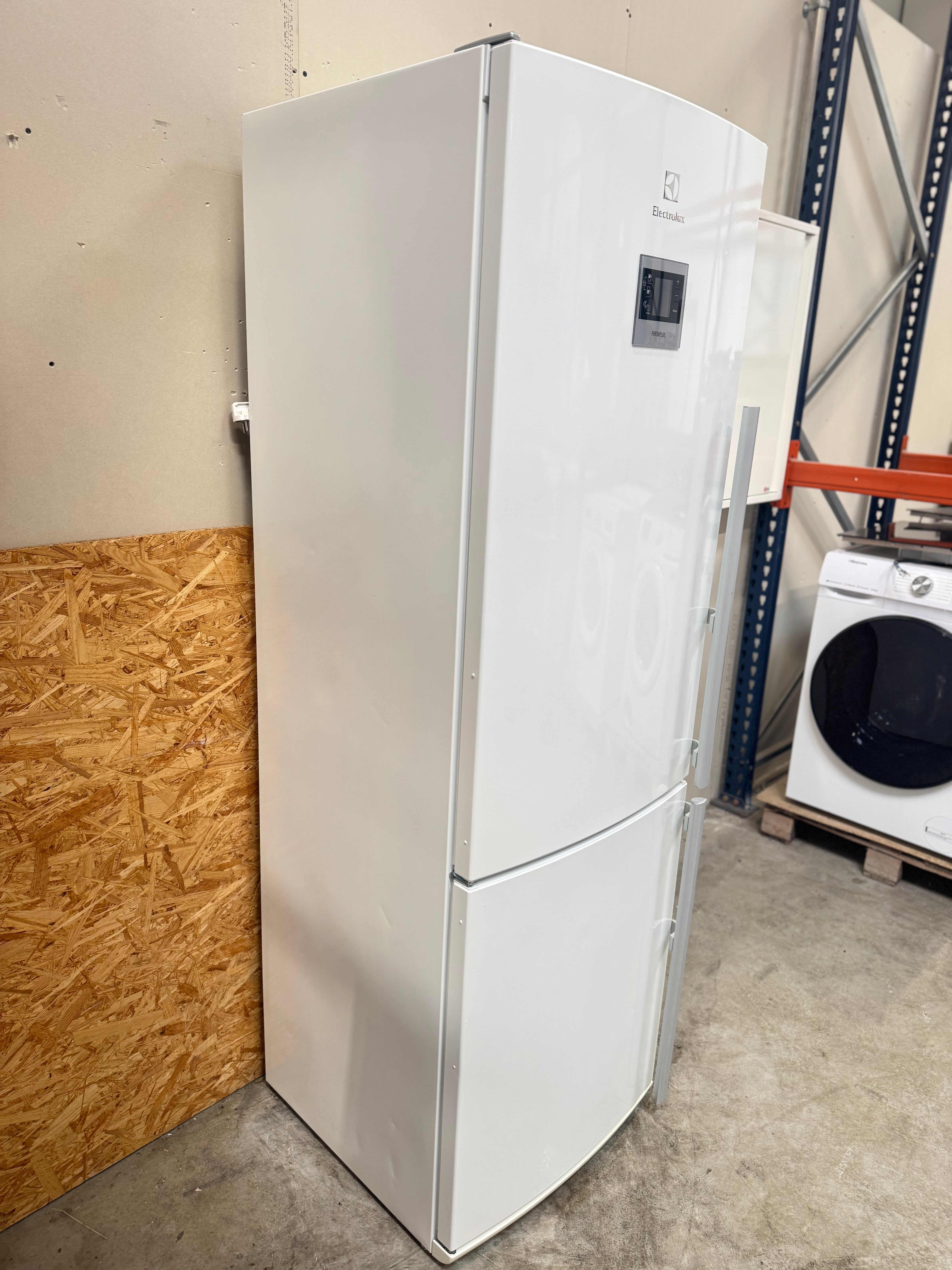 Electrolux køle/fryseskab EN3481AOW - D18718