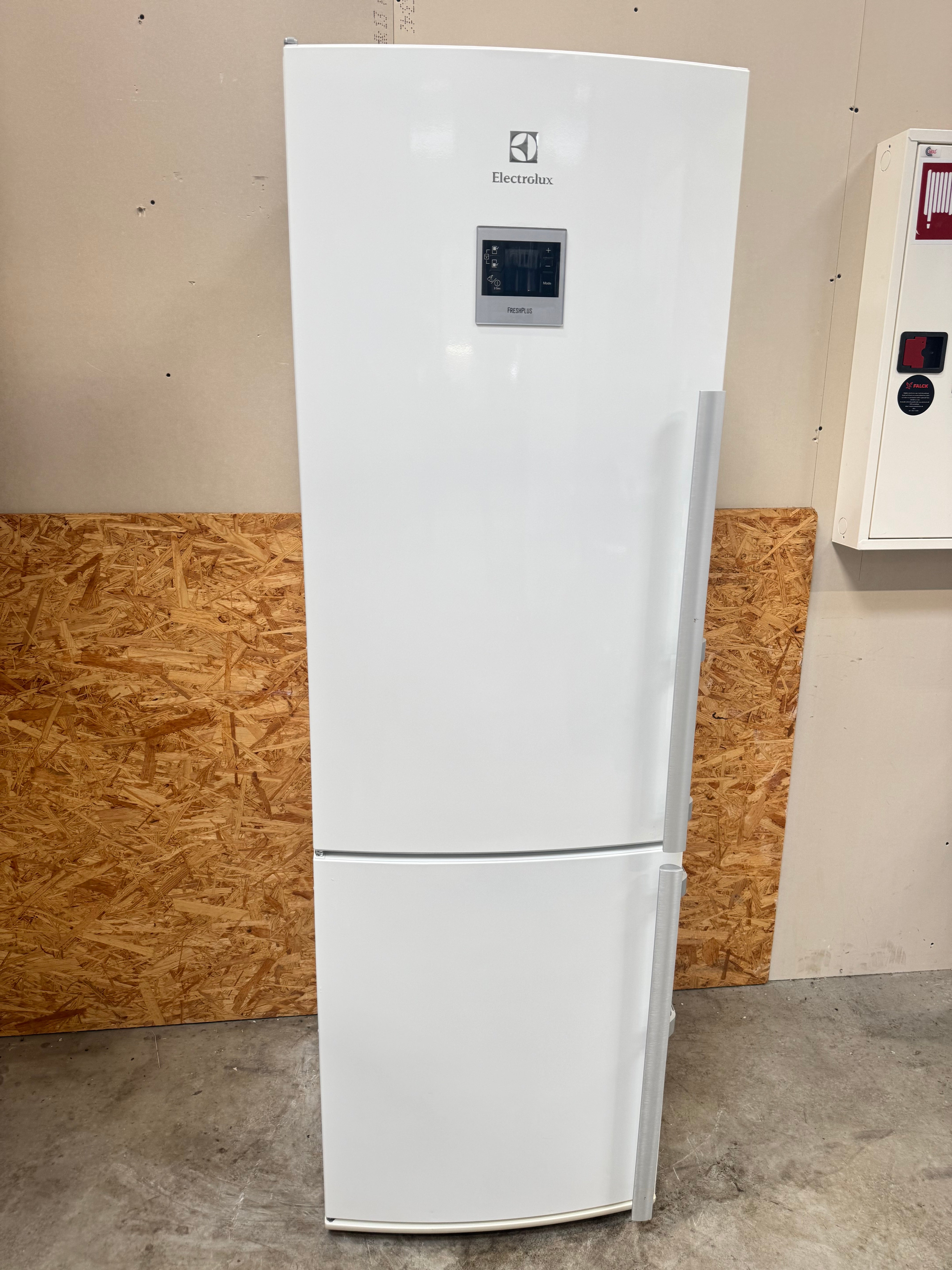 Electrolux køle/fryseskab EN3481AOW - D18718