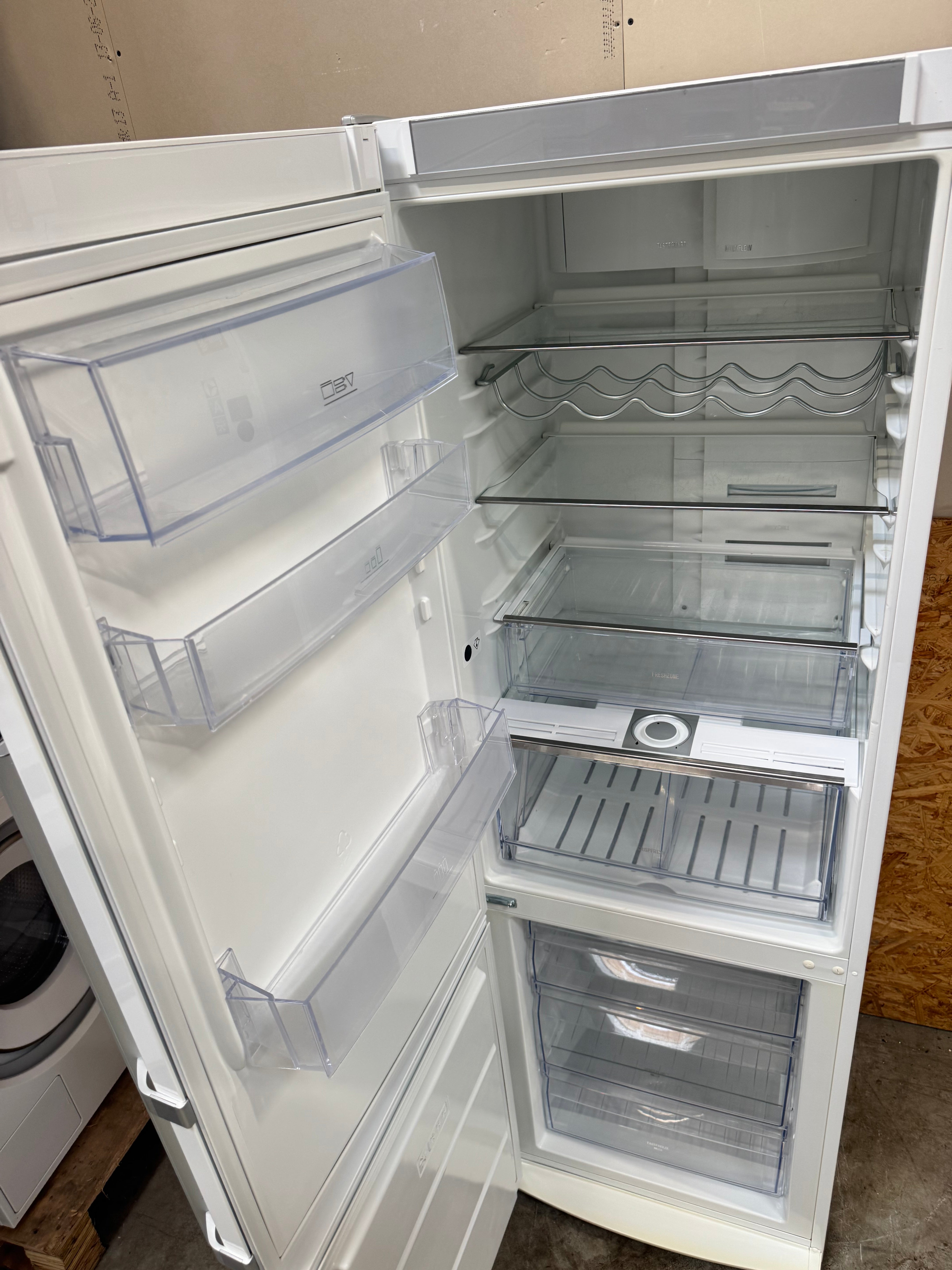 Electrolux køle/fryseskab EN3481AOW - D18718