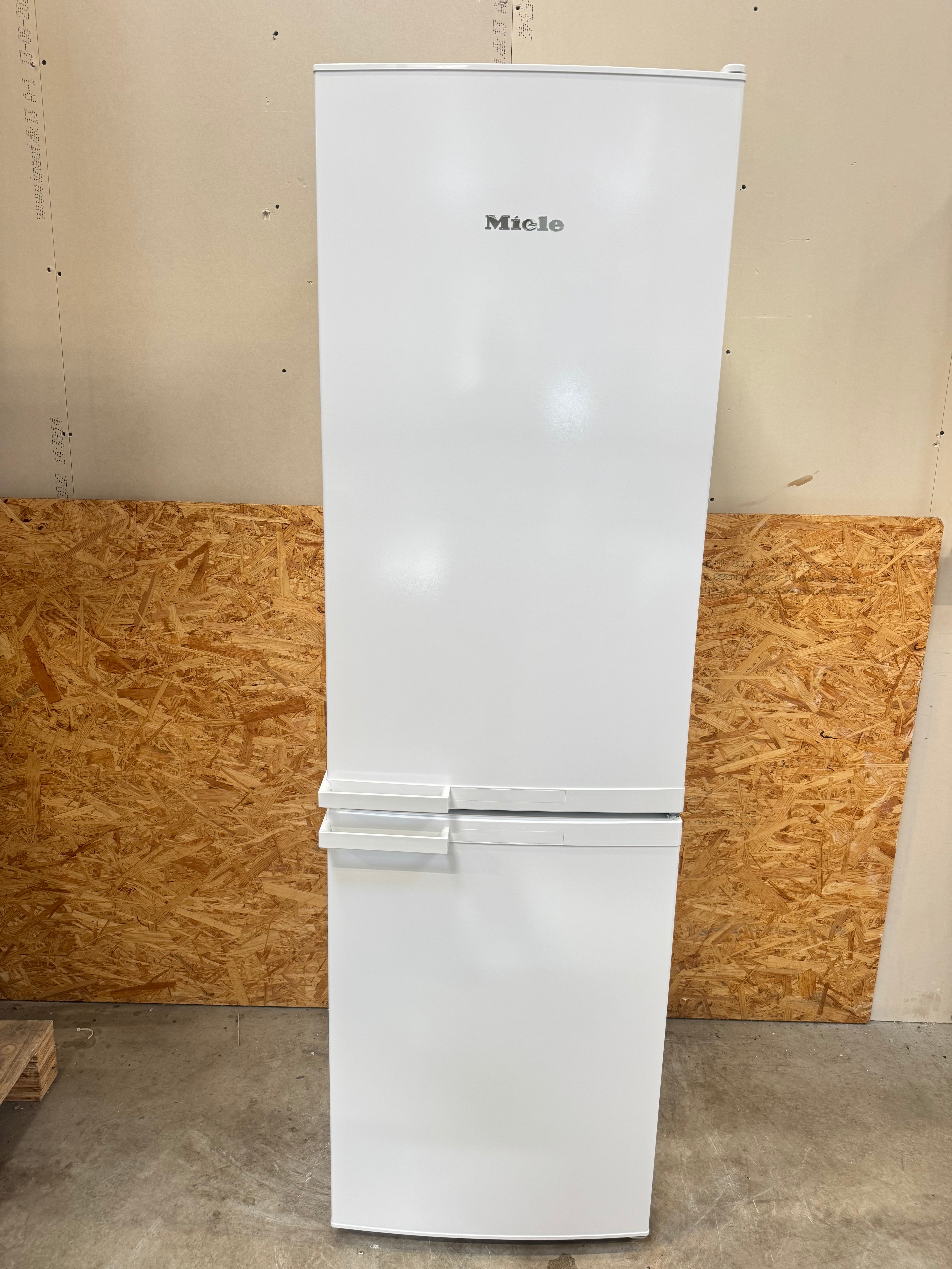 Miele køle/fryseskab KD28052WS - D19359