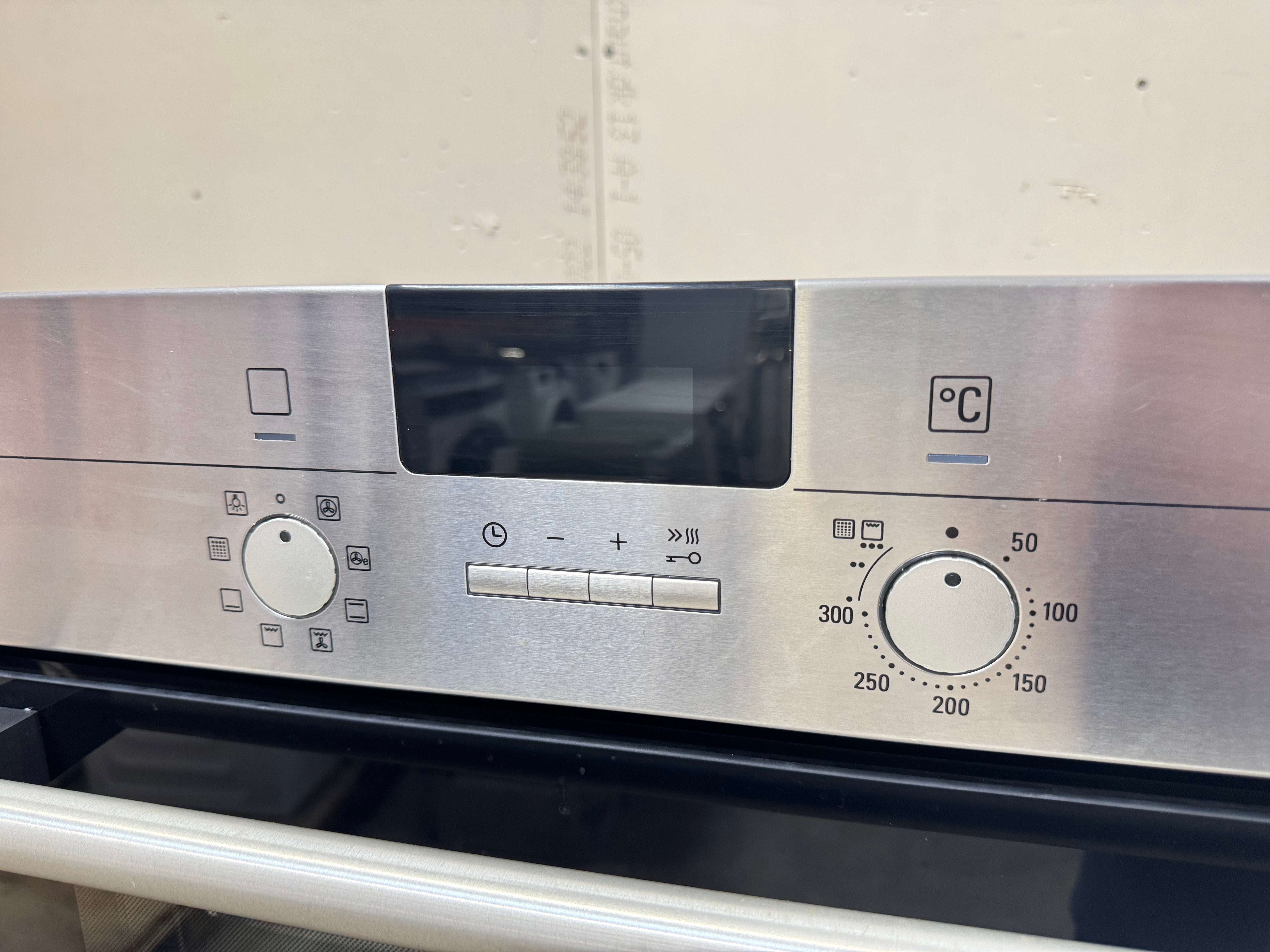 Siemens indbygningsovn HB63AB522S - D18518