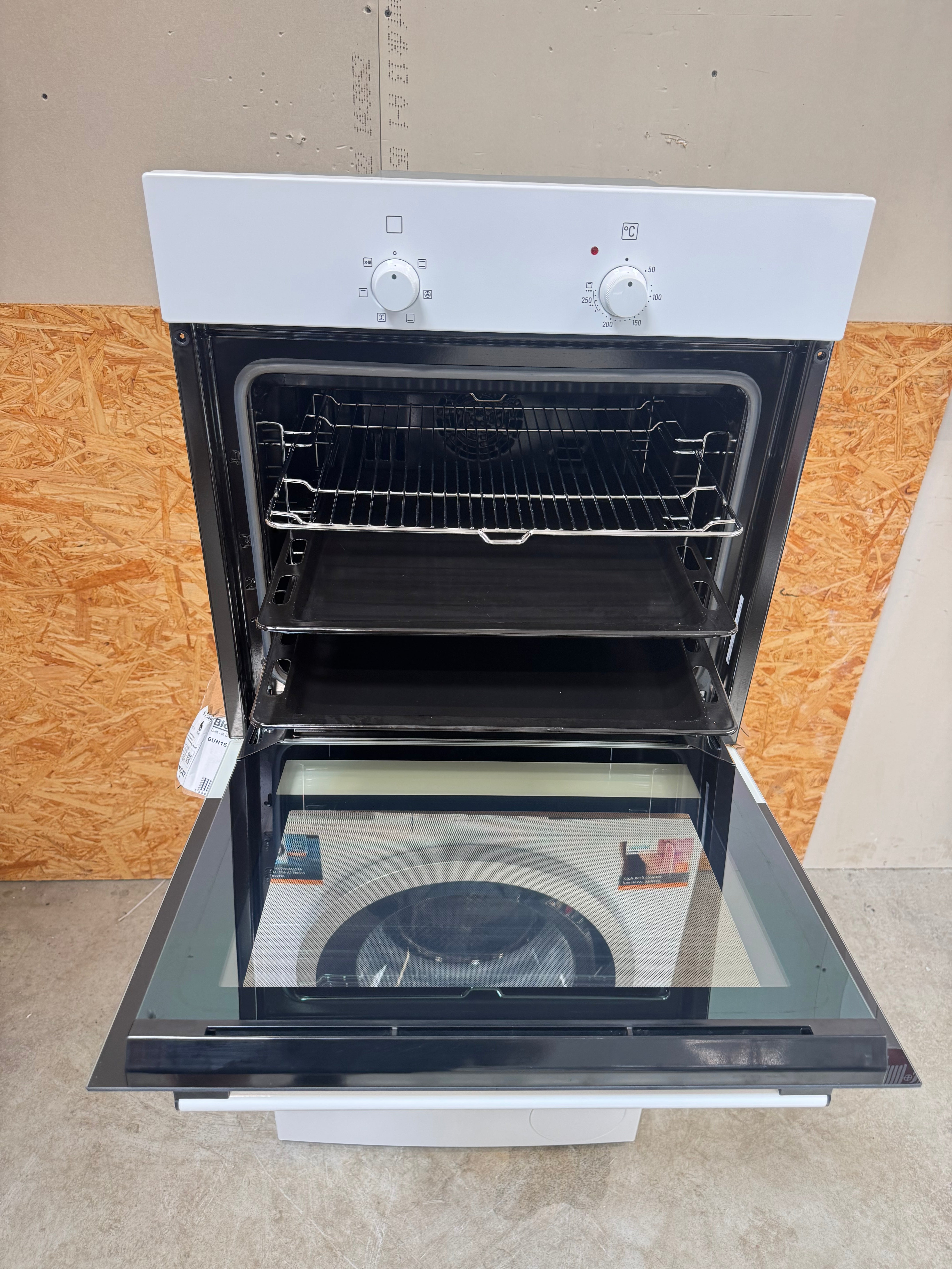 Siemens indbygningsovn HB301W1S - D14650