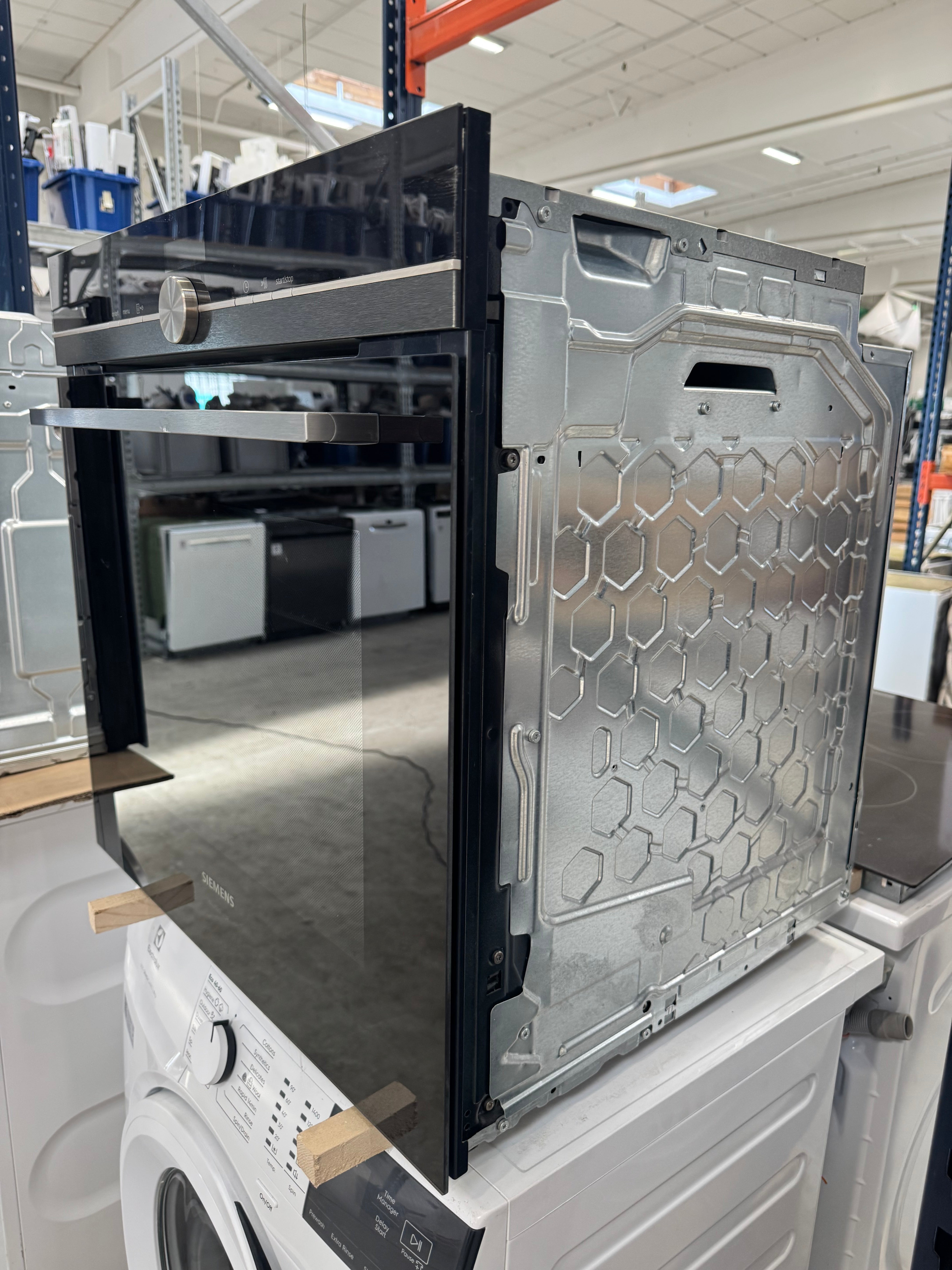 Siemens iQ700 indbygningsovn HB874GCB1S - D19010