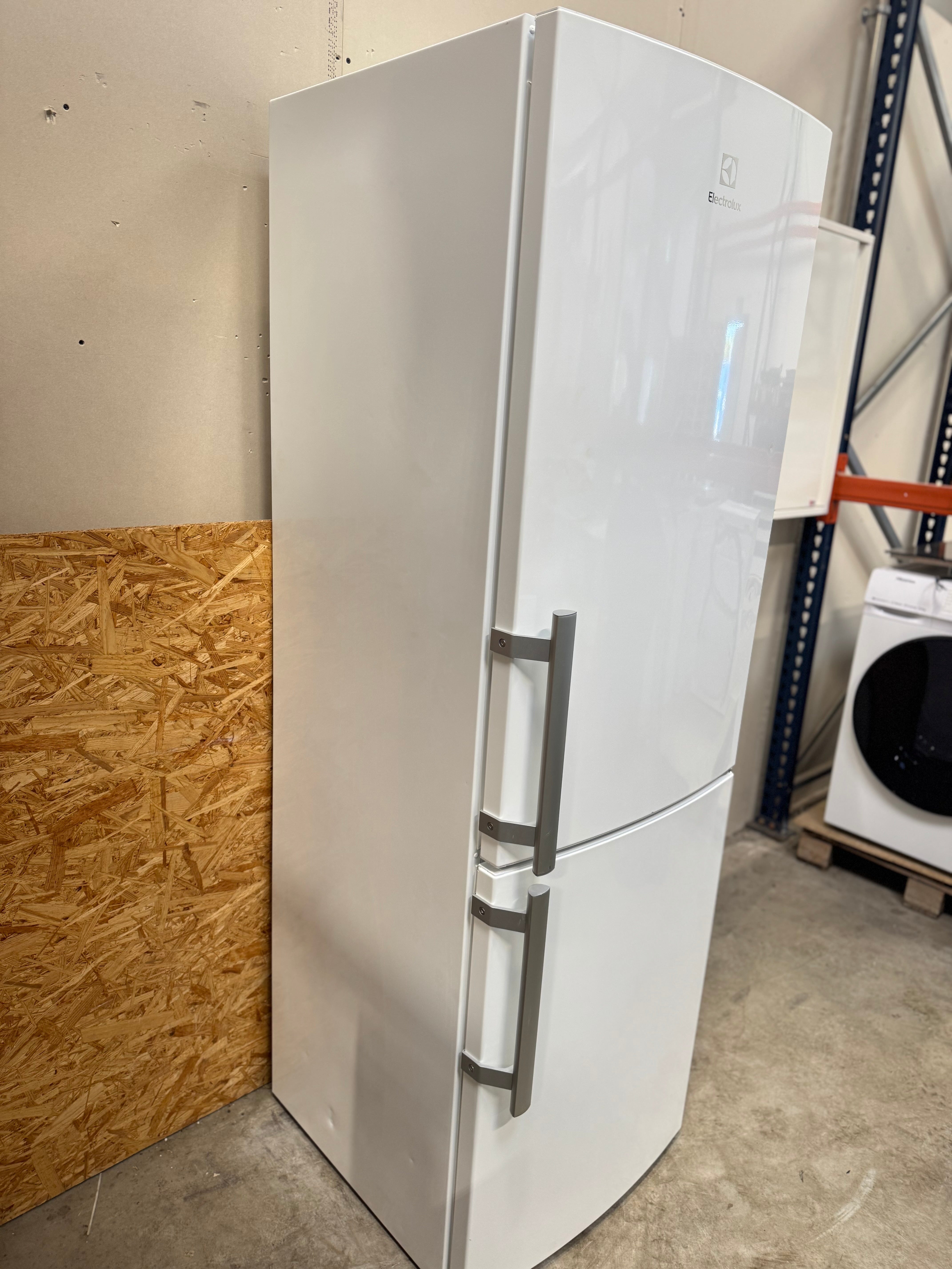 Electrolux køle/fryseskab EN3615MOW - D19432