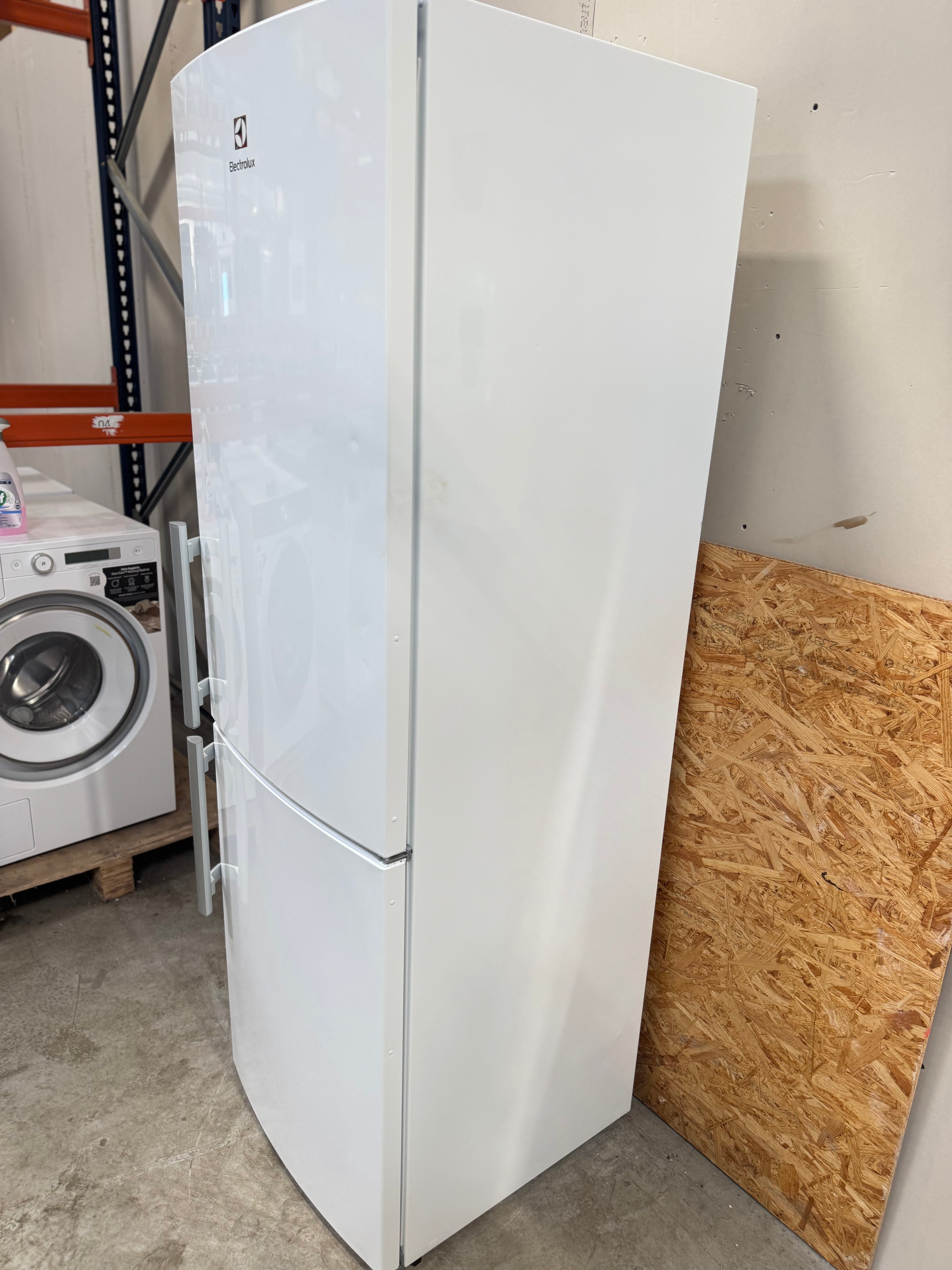 Electrolux køle/fryseskab EN3615MOW - D19432