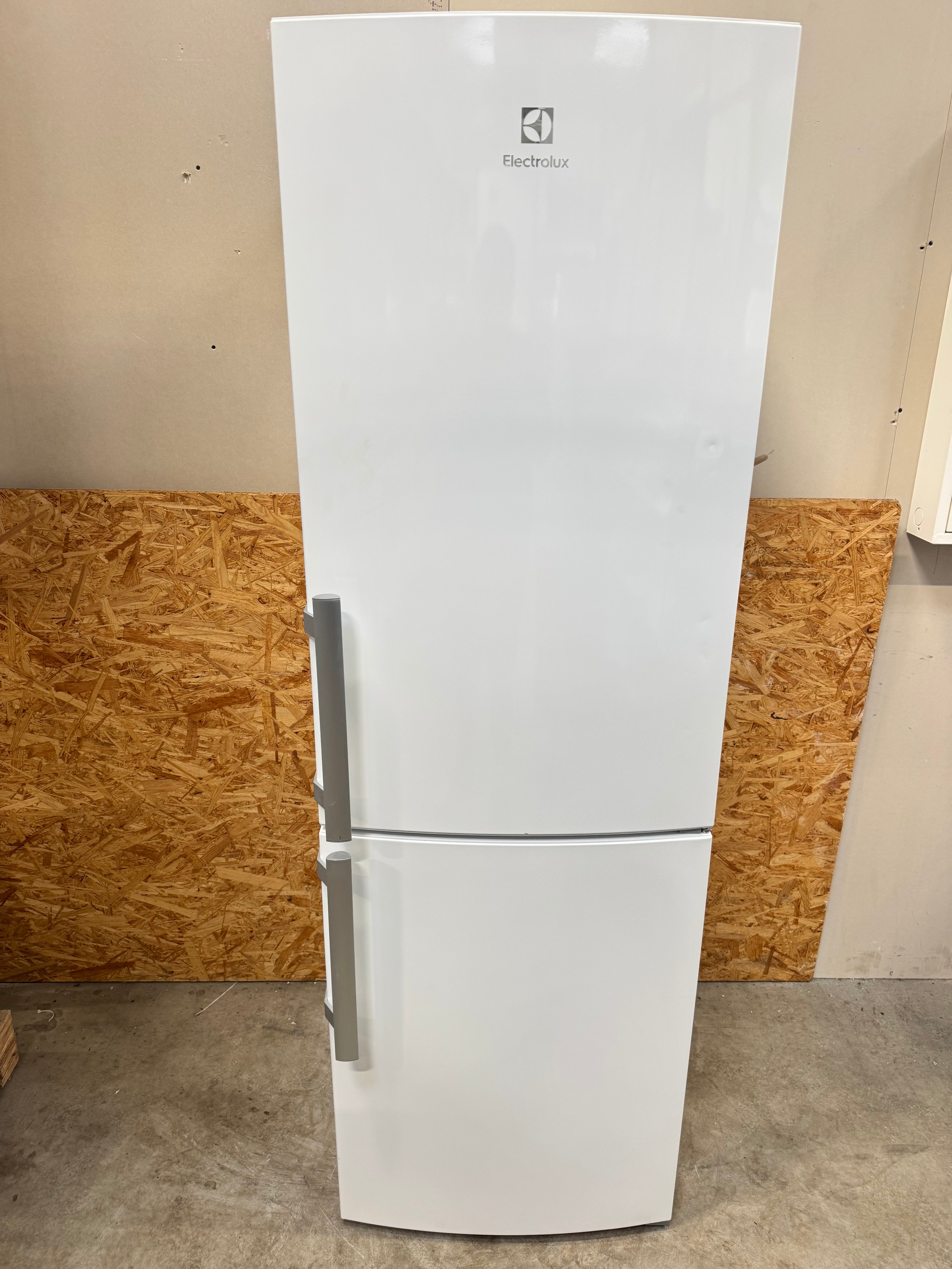Electrolux køle/fryseskab EN3615MOW - D19432