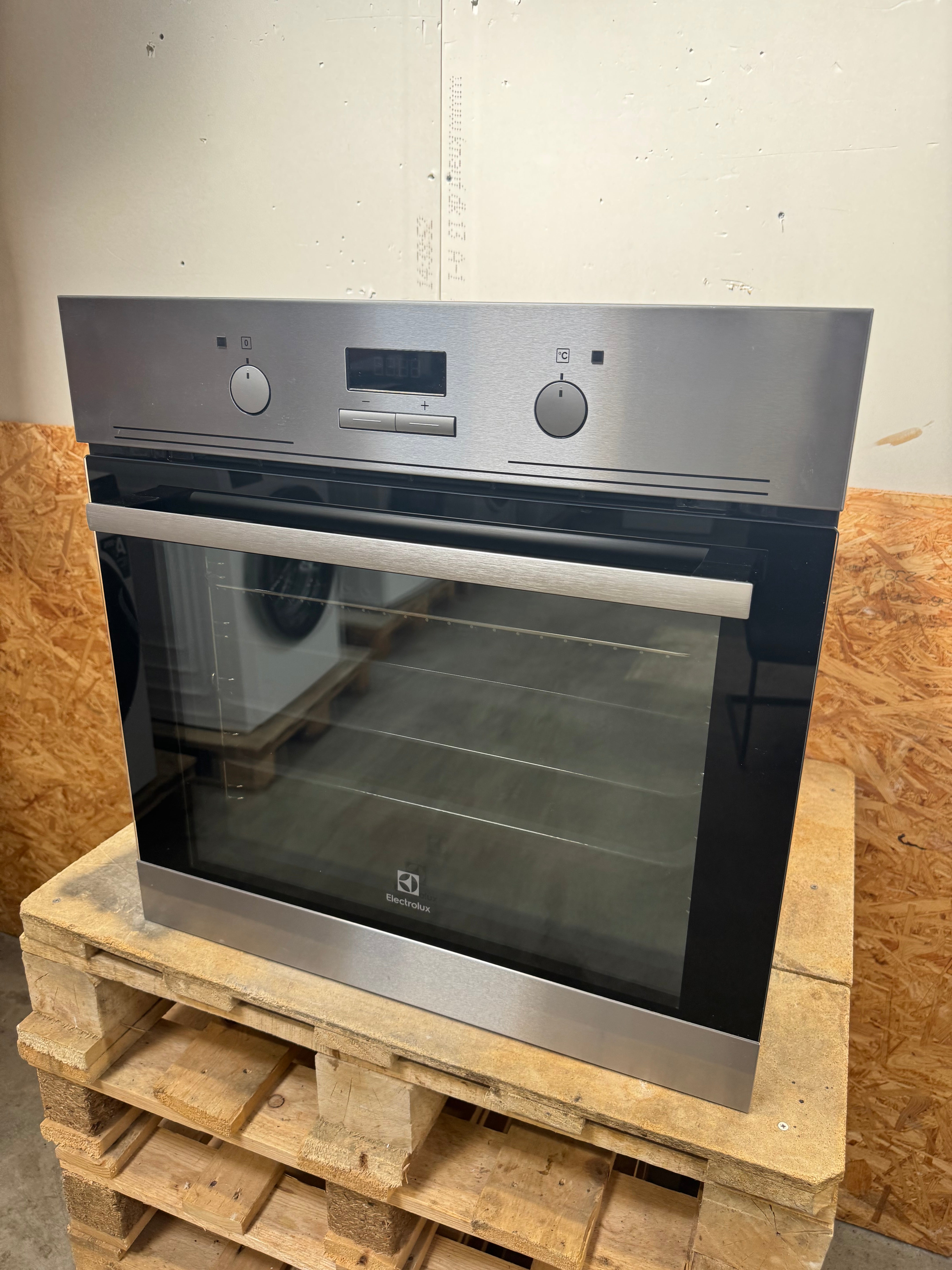 Electrolux indbygningsovn EOB200X - D19351