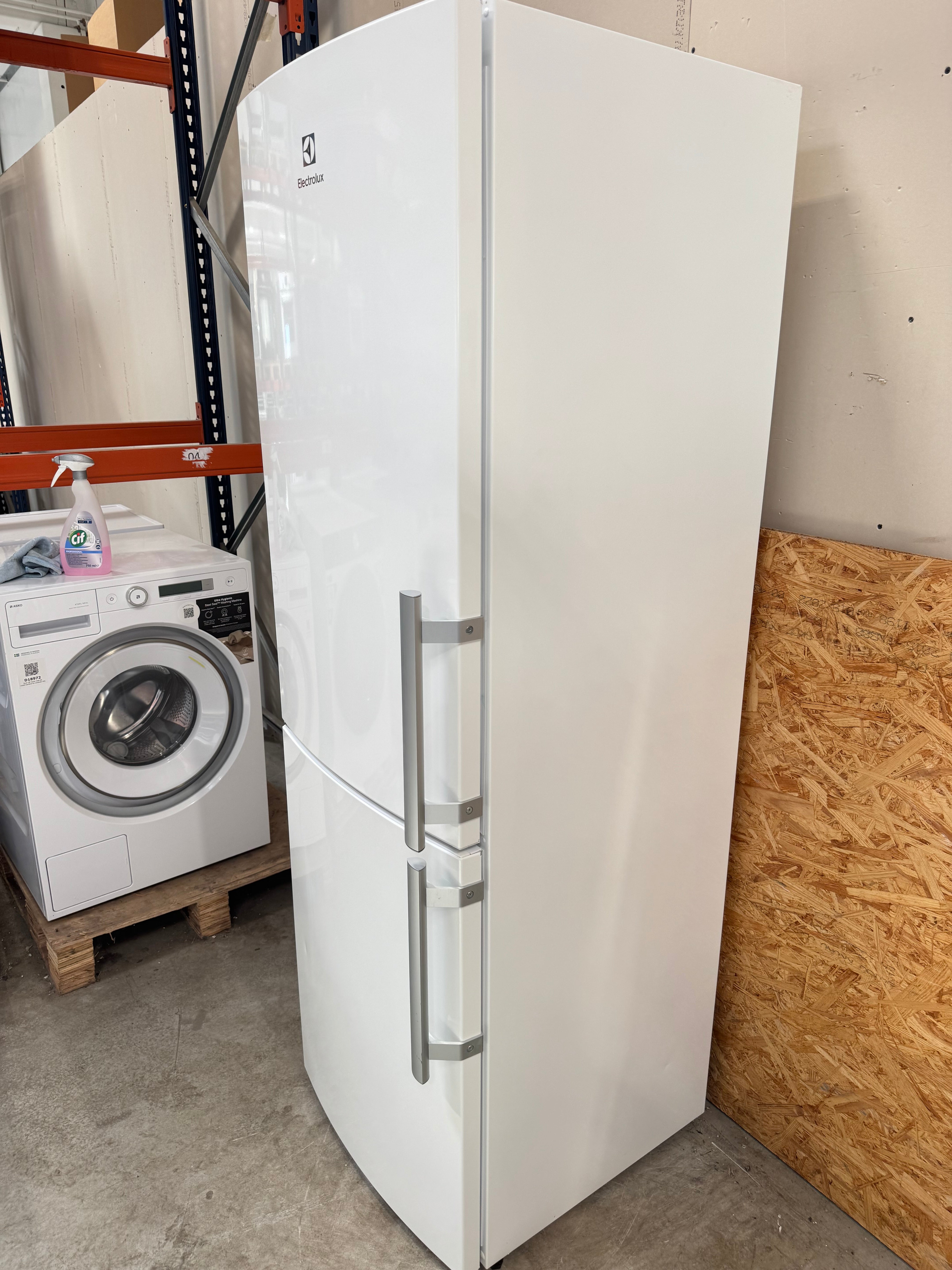 Electrolux køle/fryseskab EN3615MOW - D19436