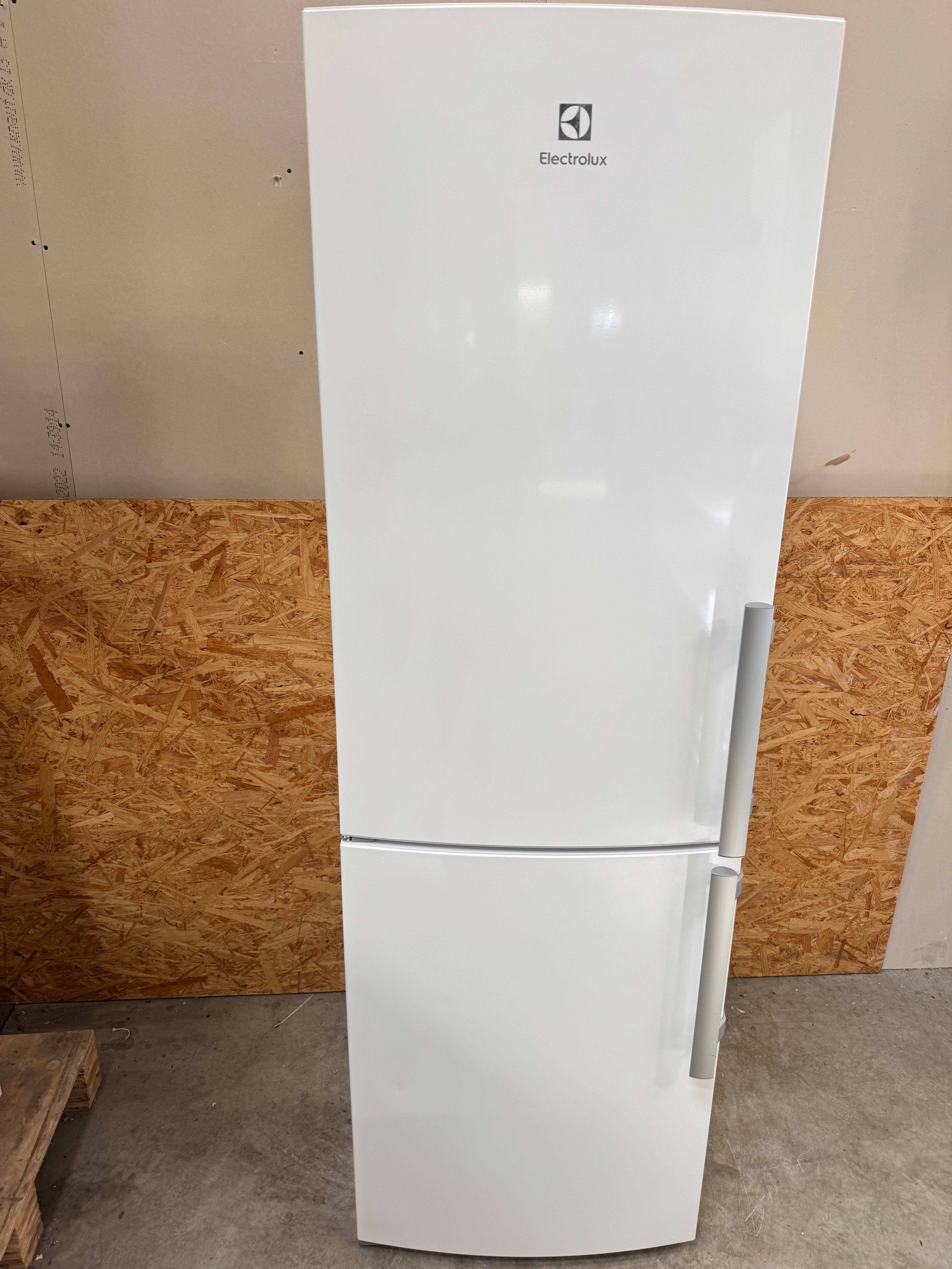Electrolux køle/fryseskab EN3615MOW - D19436
