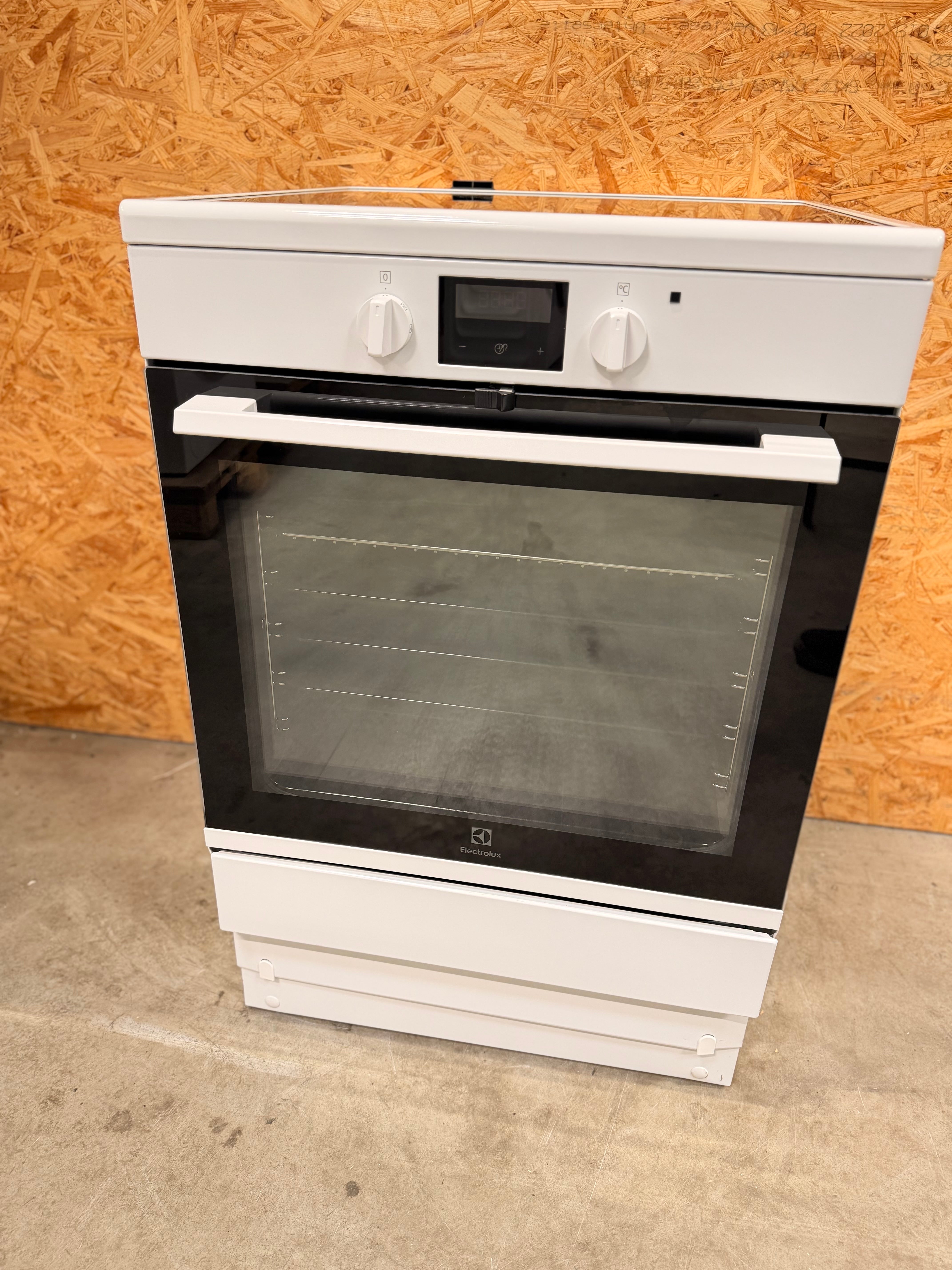 Electrolux induktionskomfur LKI64407NW - D19470