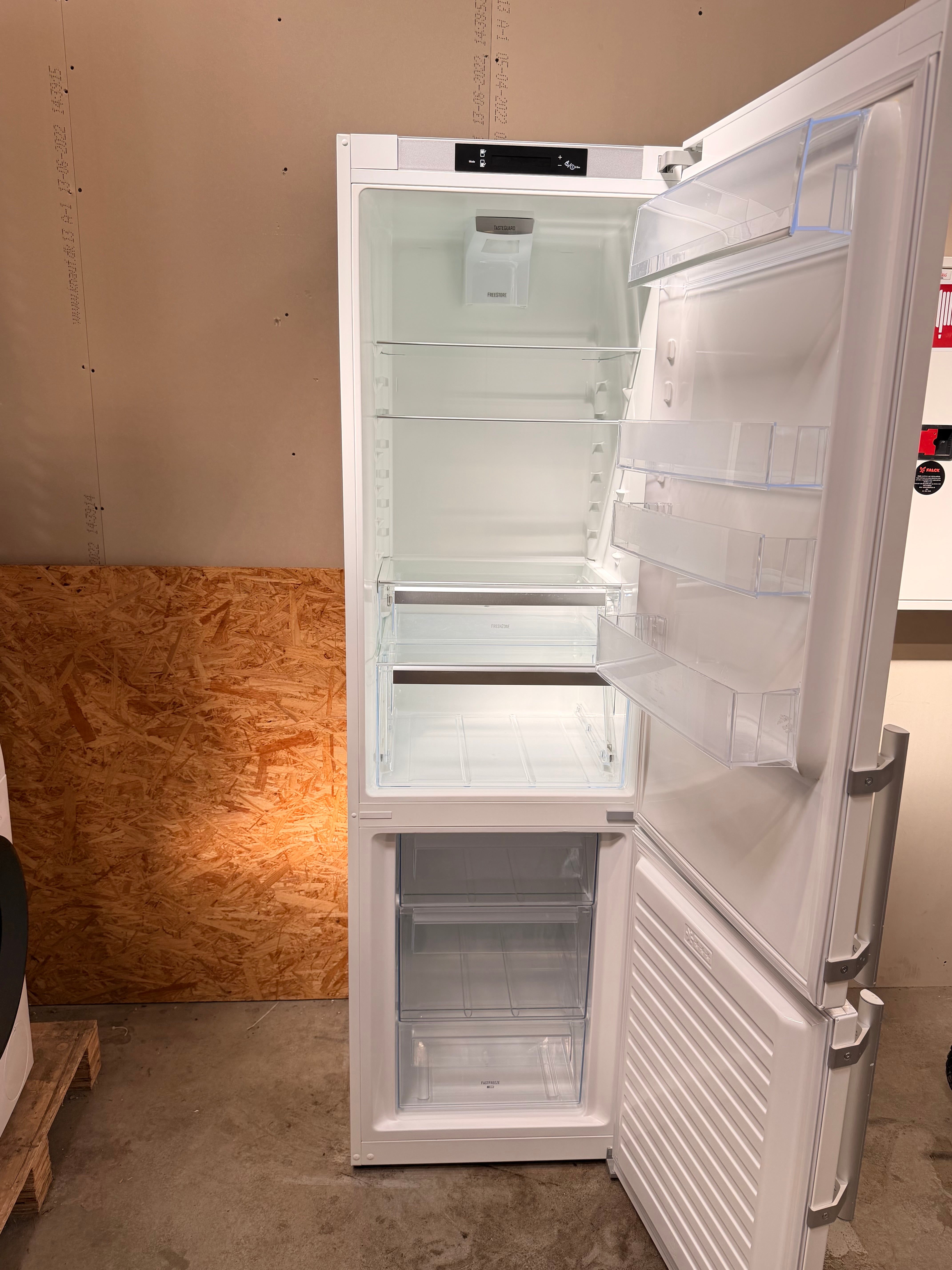Electrolux køle/fryseskab EN4015MOW - D19796