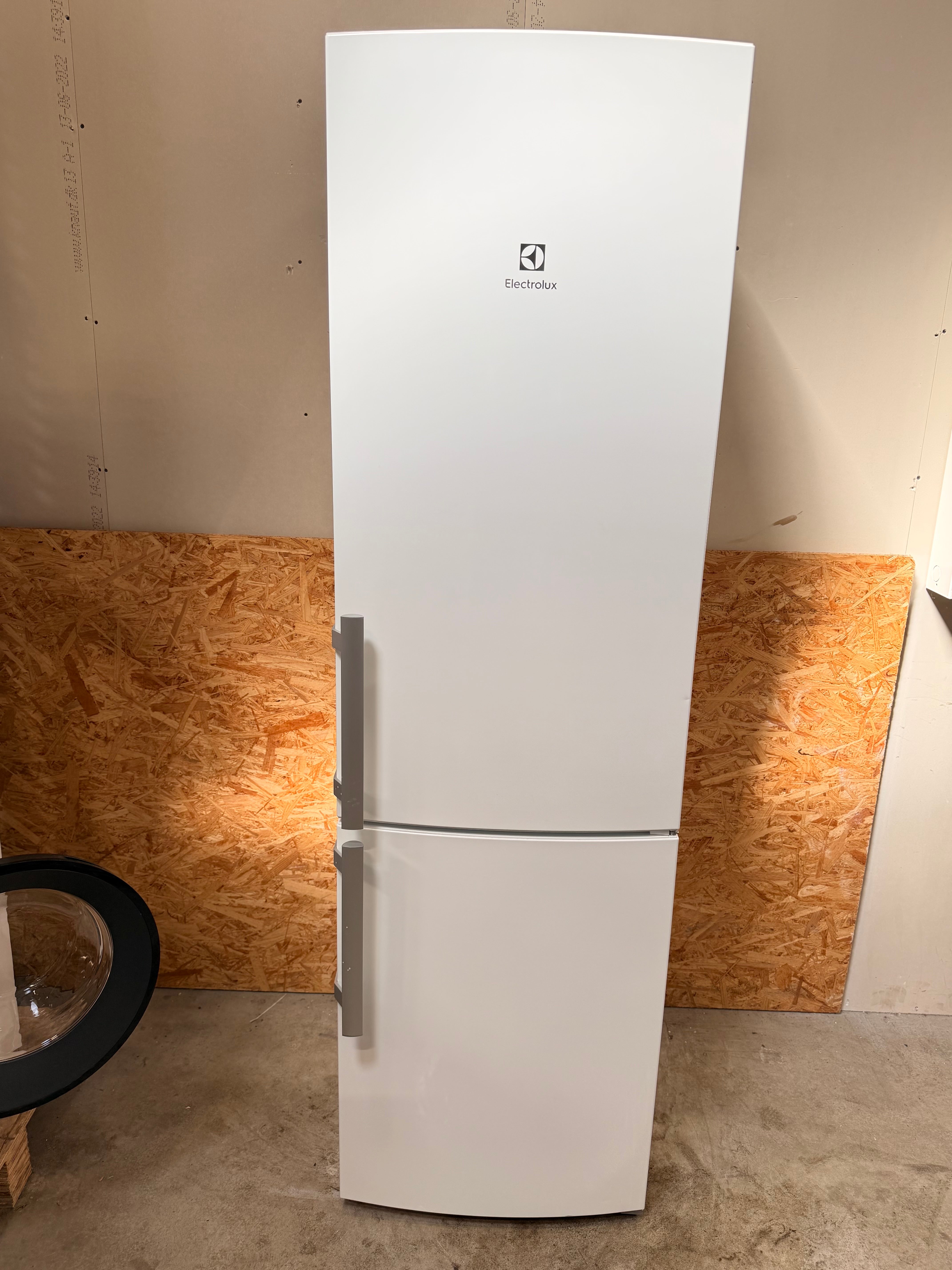 Electrolux køle/fryseskab EN4015MOW - D19796