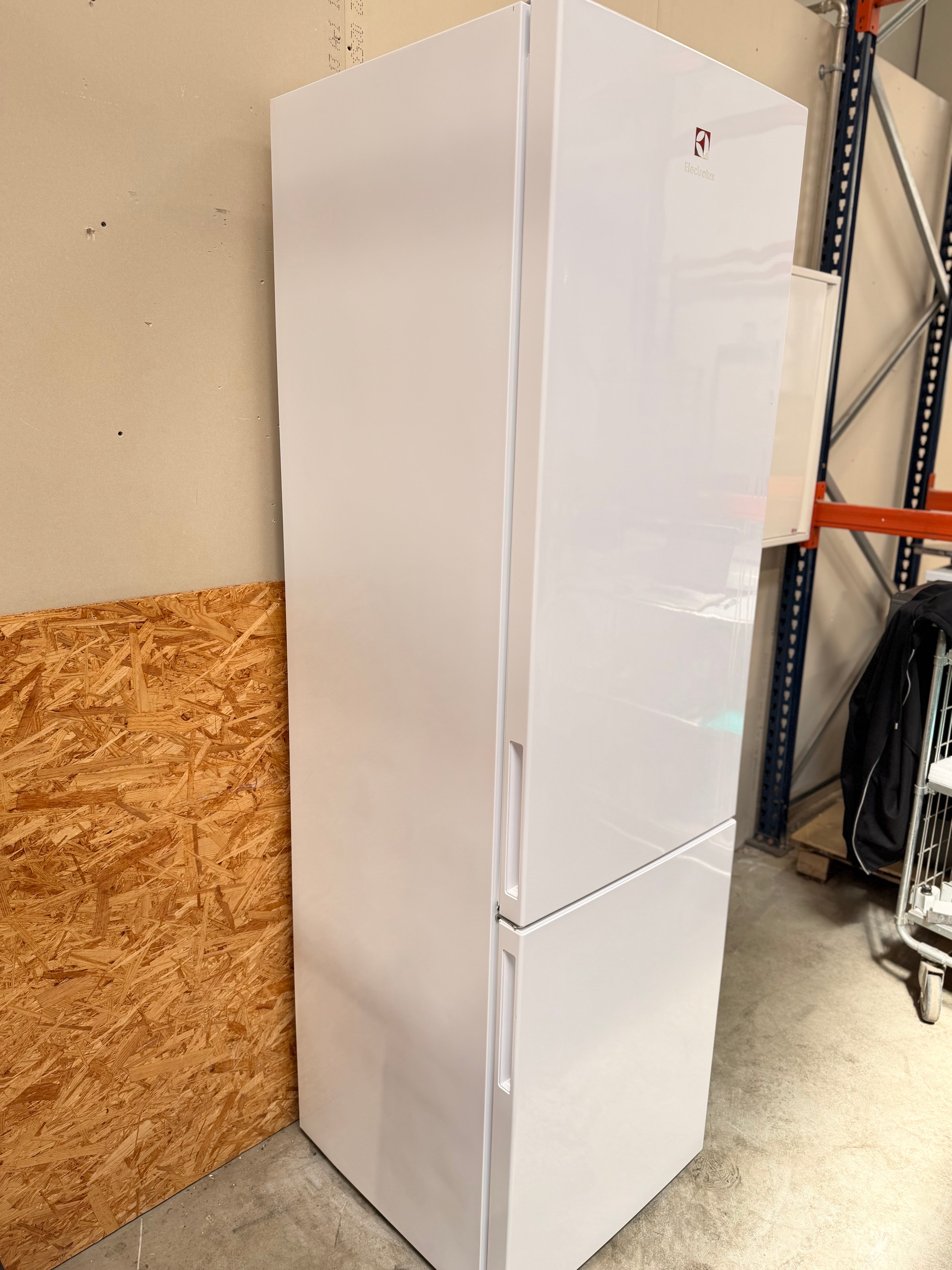 Electrolux køle/fryseskab LNT5MF36W0 - D19766