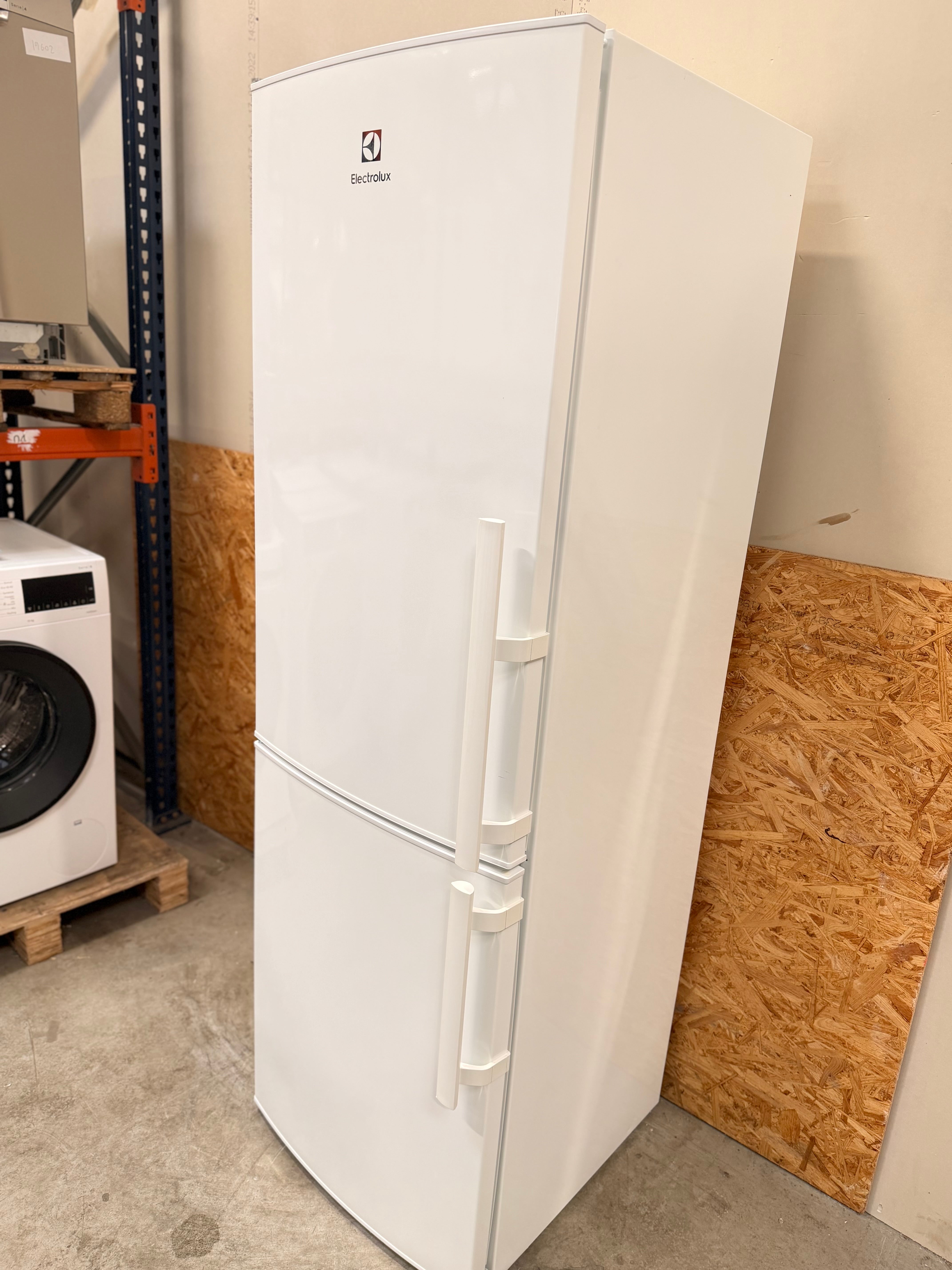AEG/Electrolux køle/fryseskab S53420CNW2 - D19807