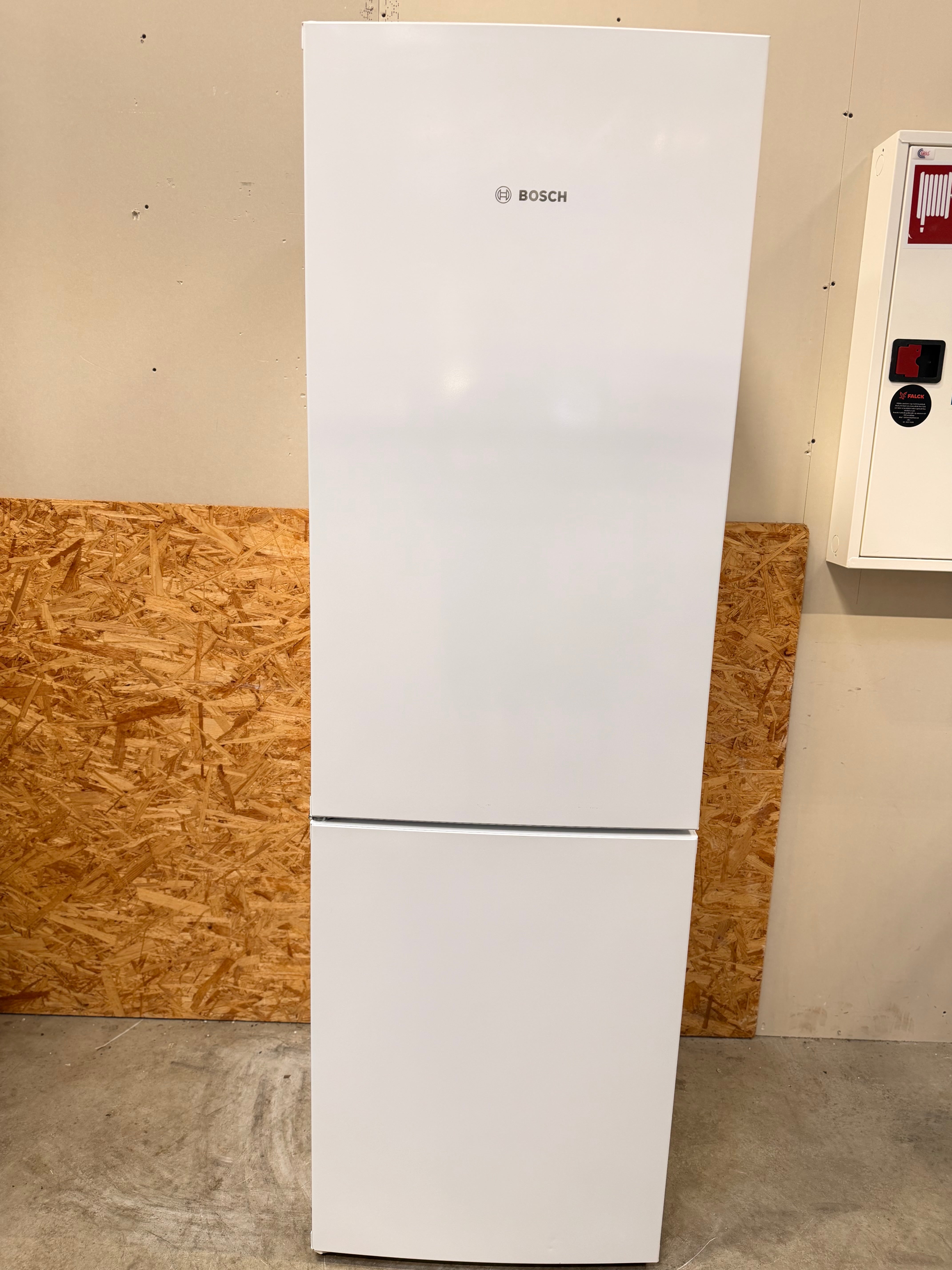 Bosch køle-/fryseskab KGN36VWED10 - D19618