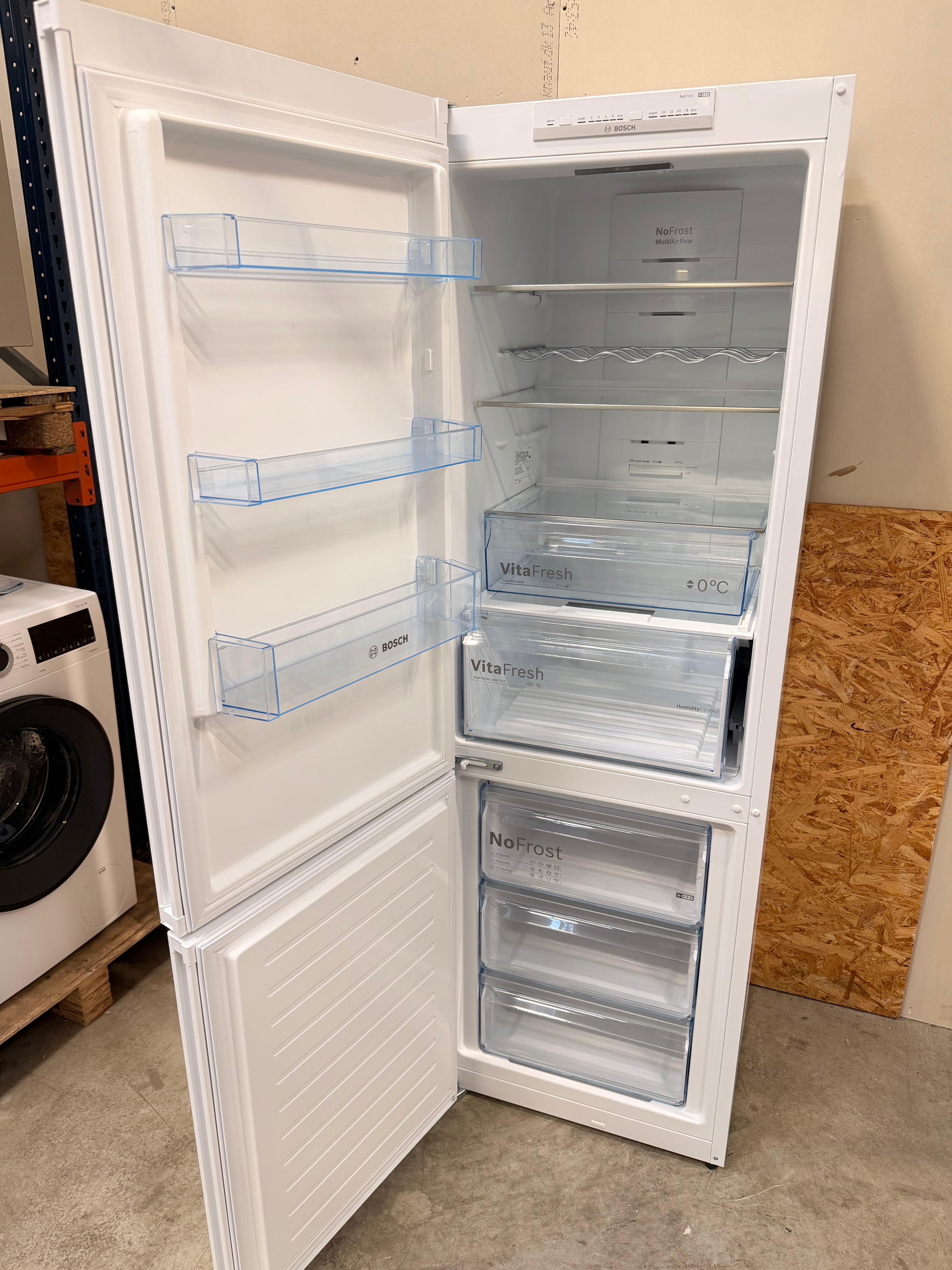 Bosch køle-/fryseskab KGN36VWED10 - D19618