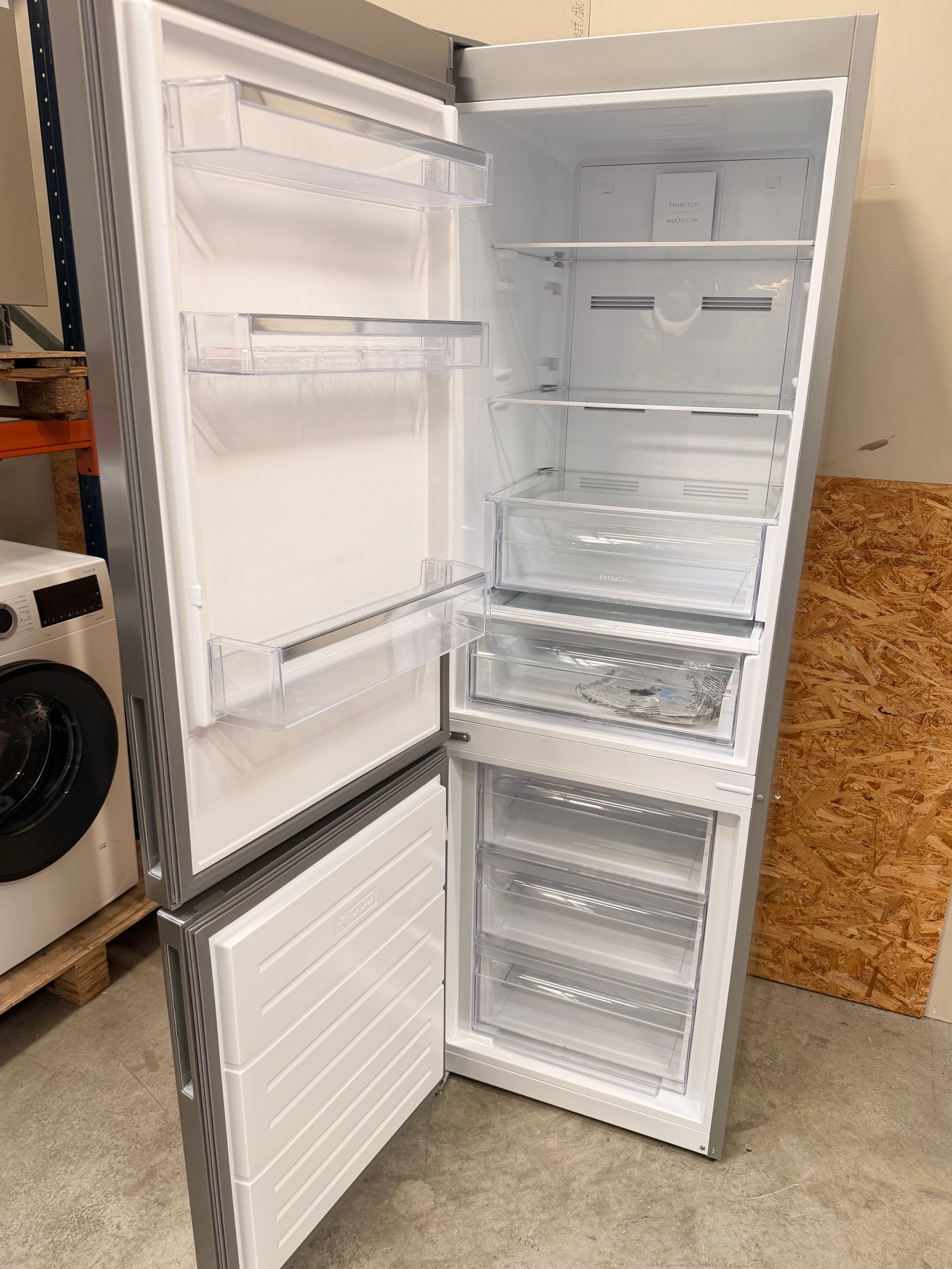 Electrolux køle/fryseskab LNT6ME32U1 - D19760