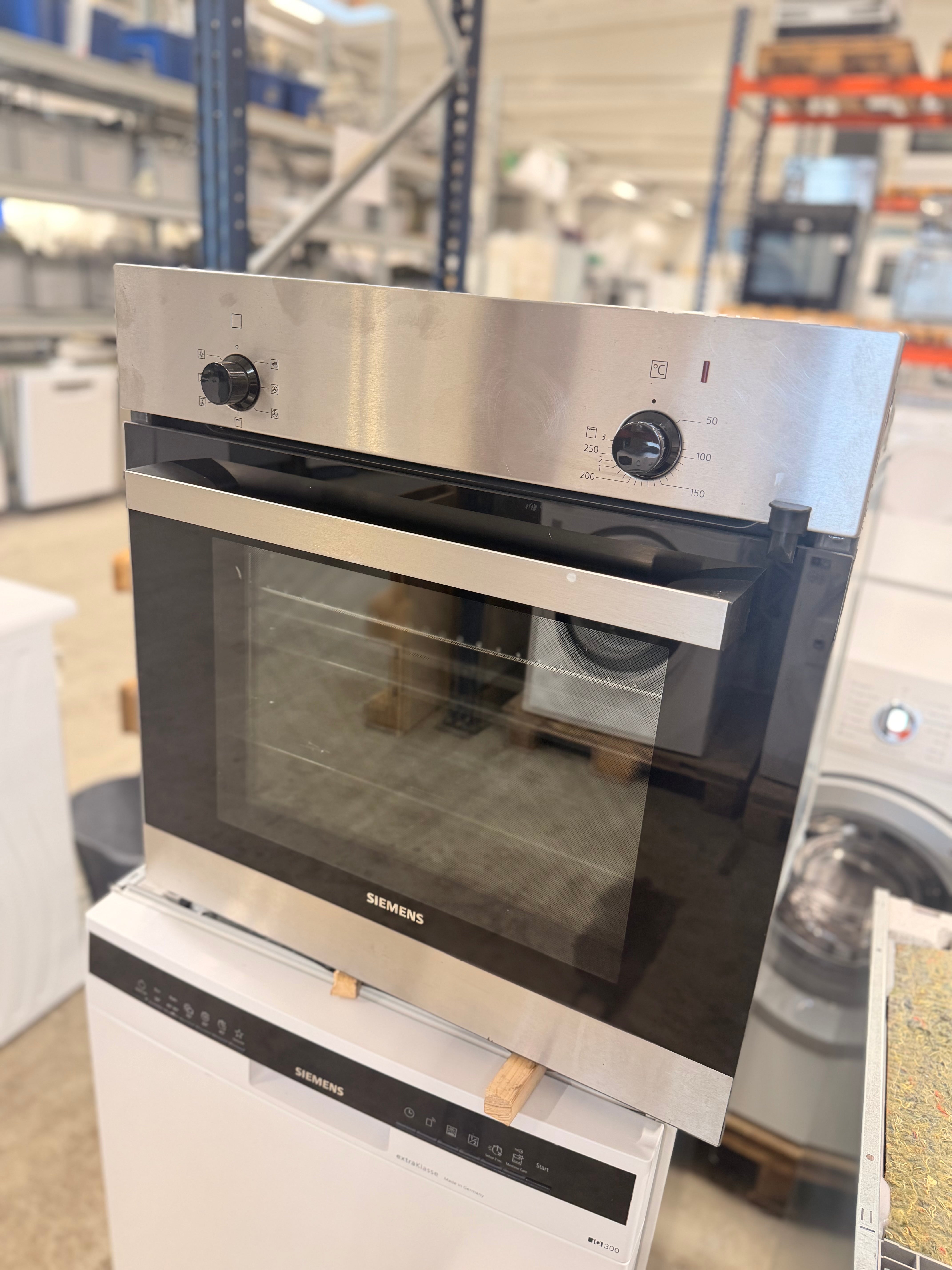 Siemens indbygningsovn HB010FBR0S - D19908
