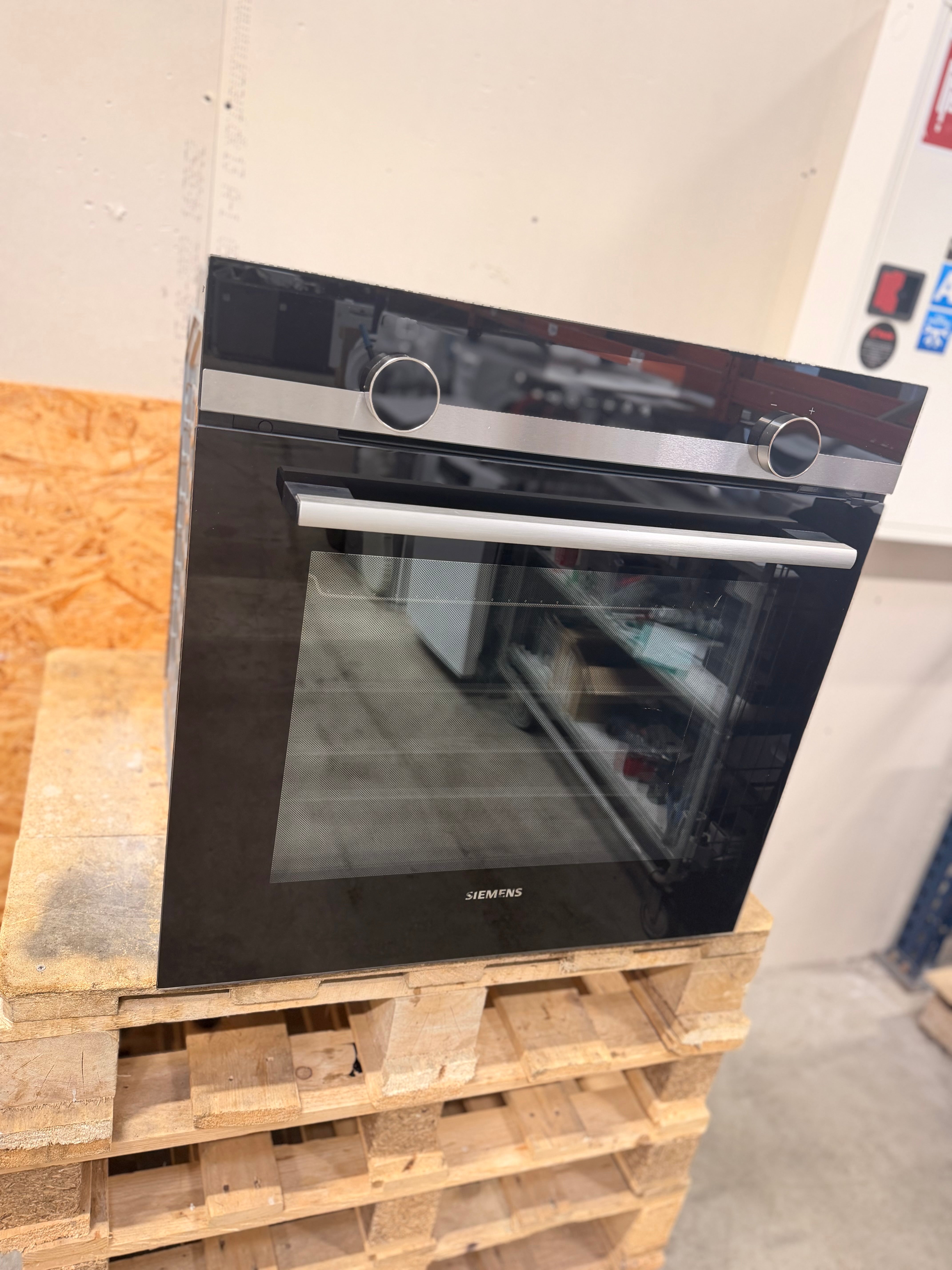 Siemens indbygningsovn HB578ACS0S - D19950