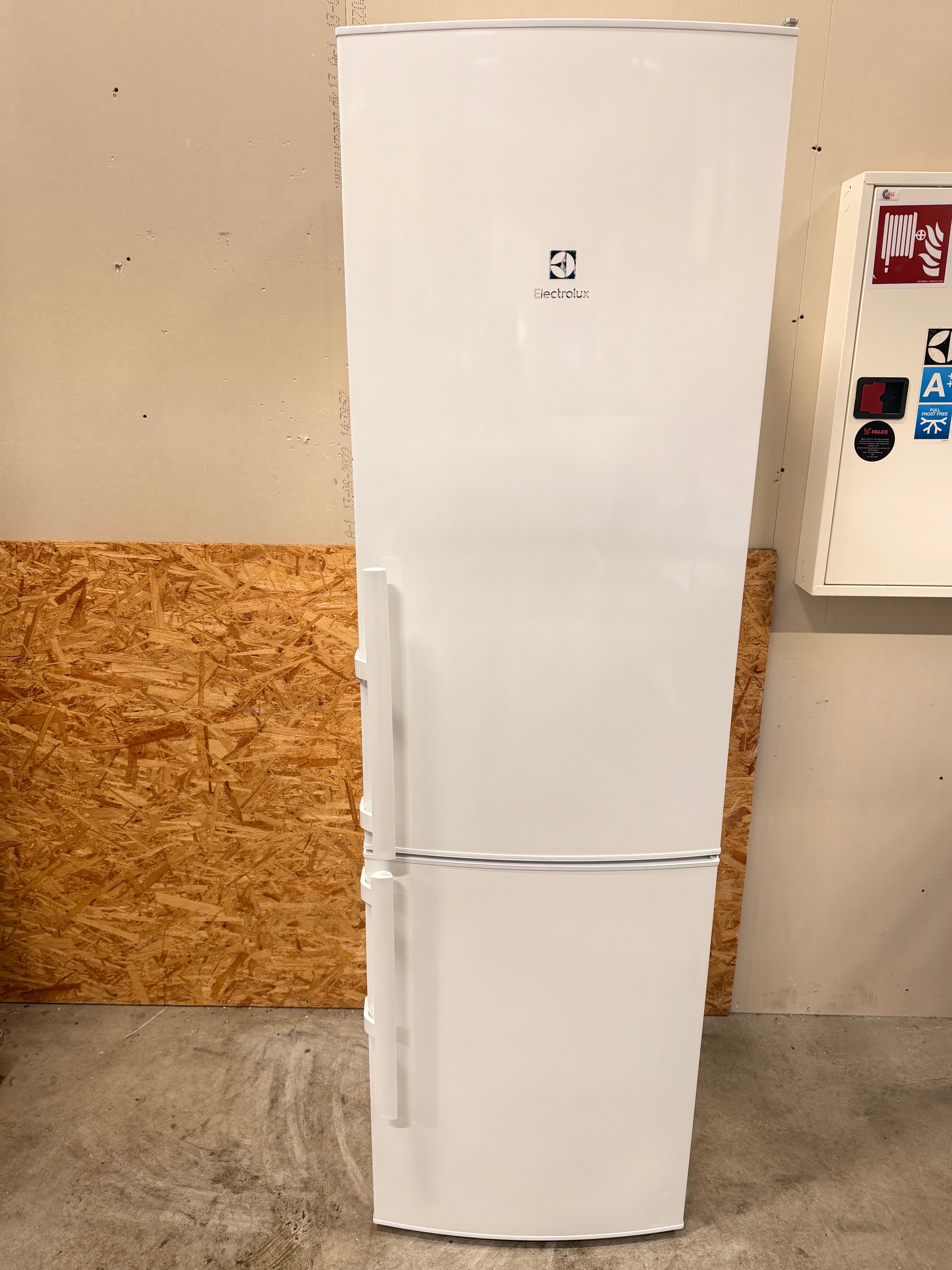 Electrolux køle/fryseskab EN3855MOW - D19623