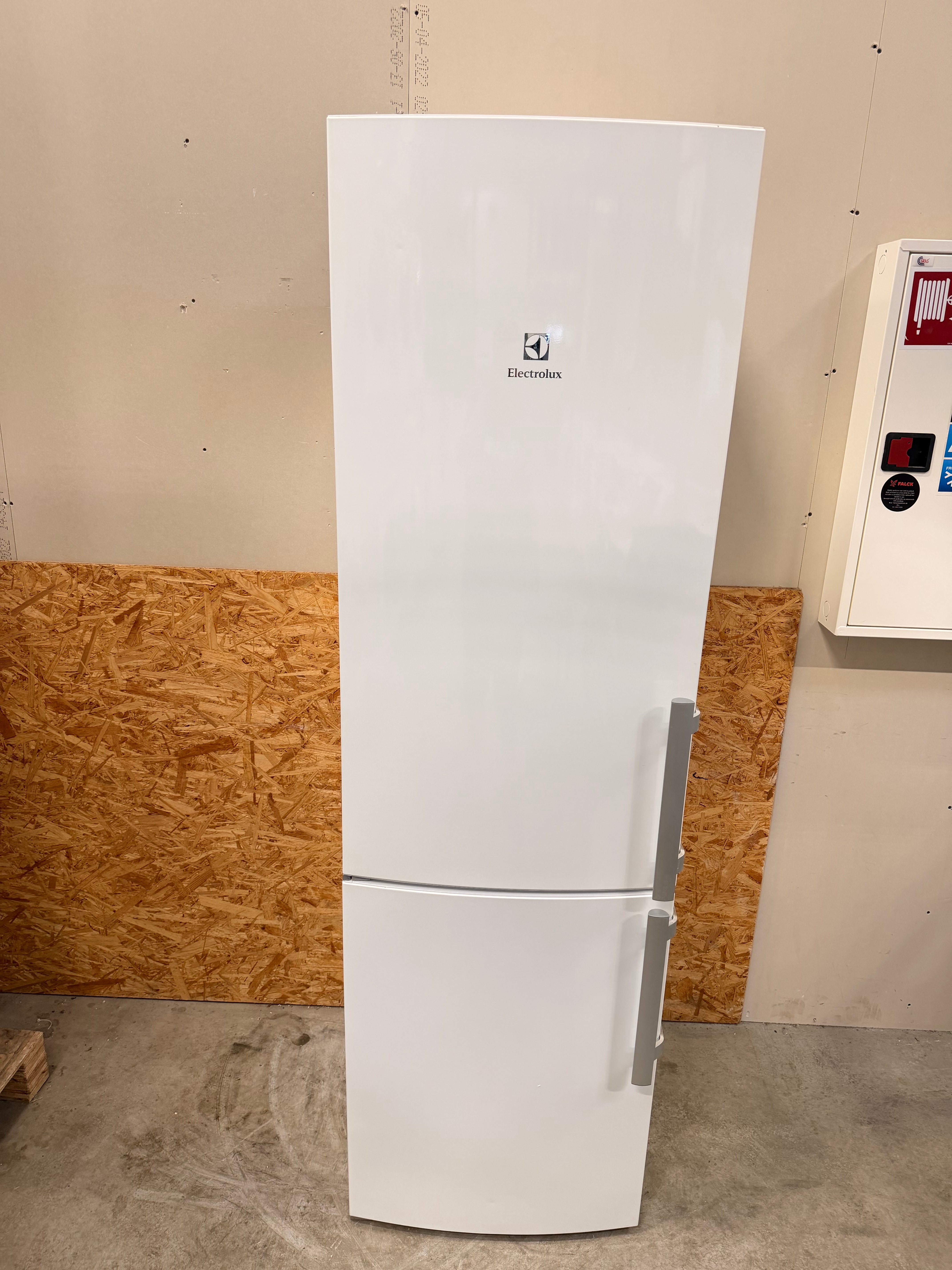 Electrolux køle/fryseskab EN4015MOW - D17247