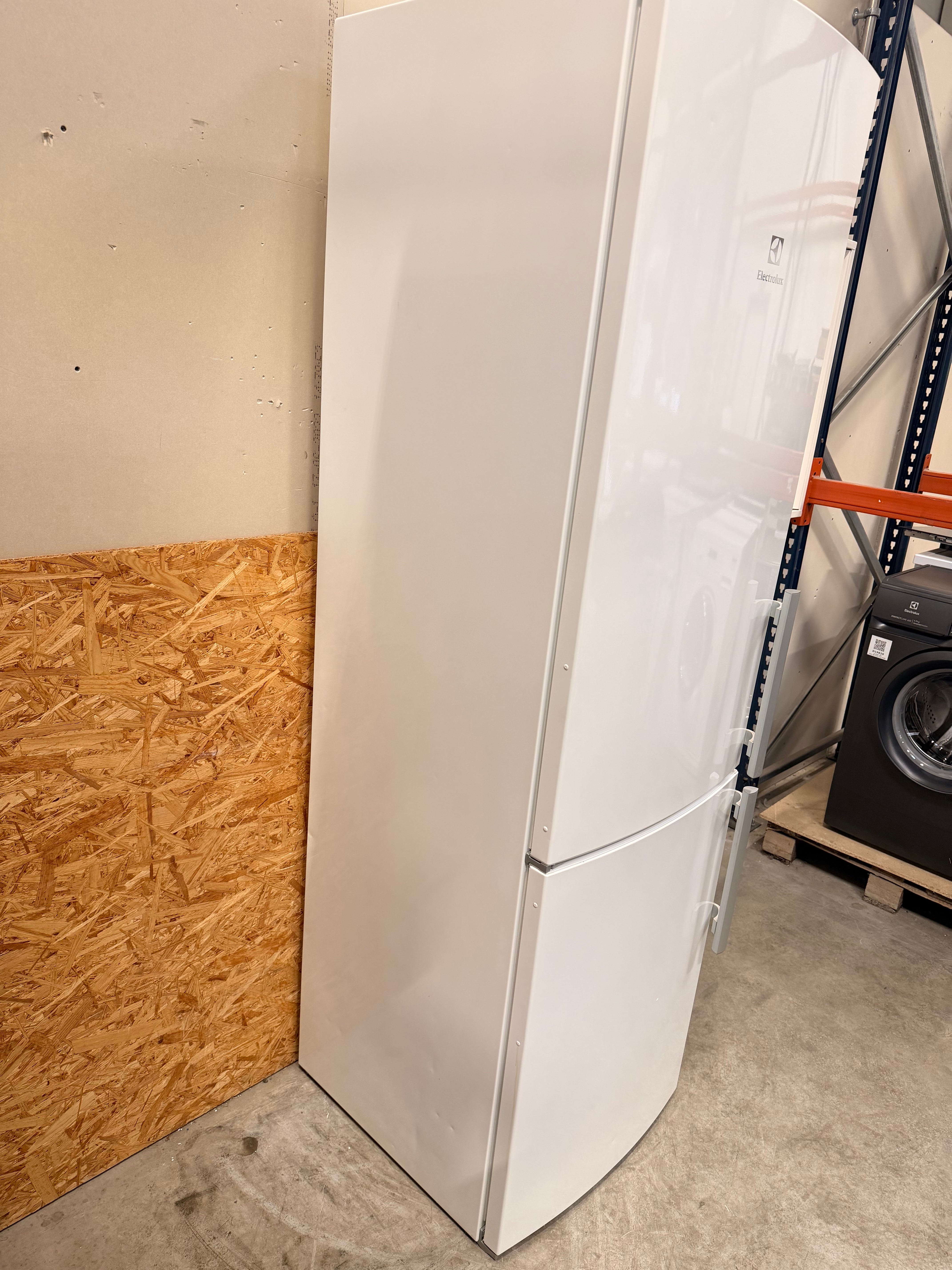 Electrolux køle/fryseskab EN4015MOW - D17247