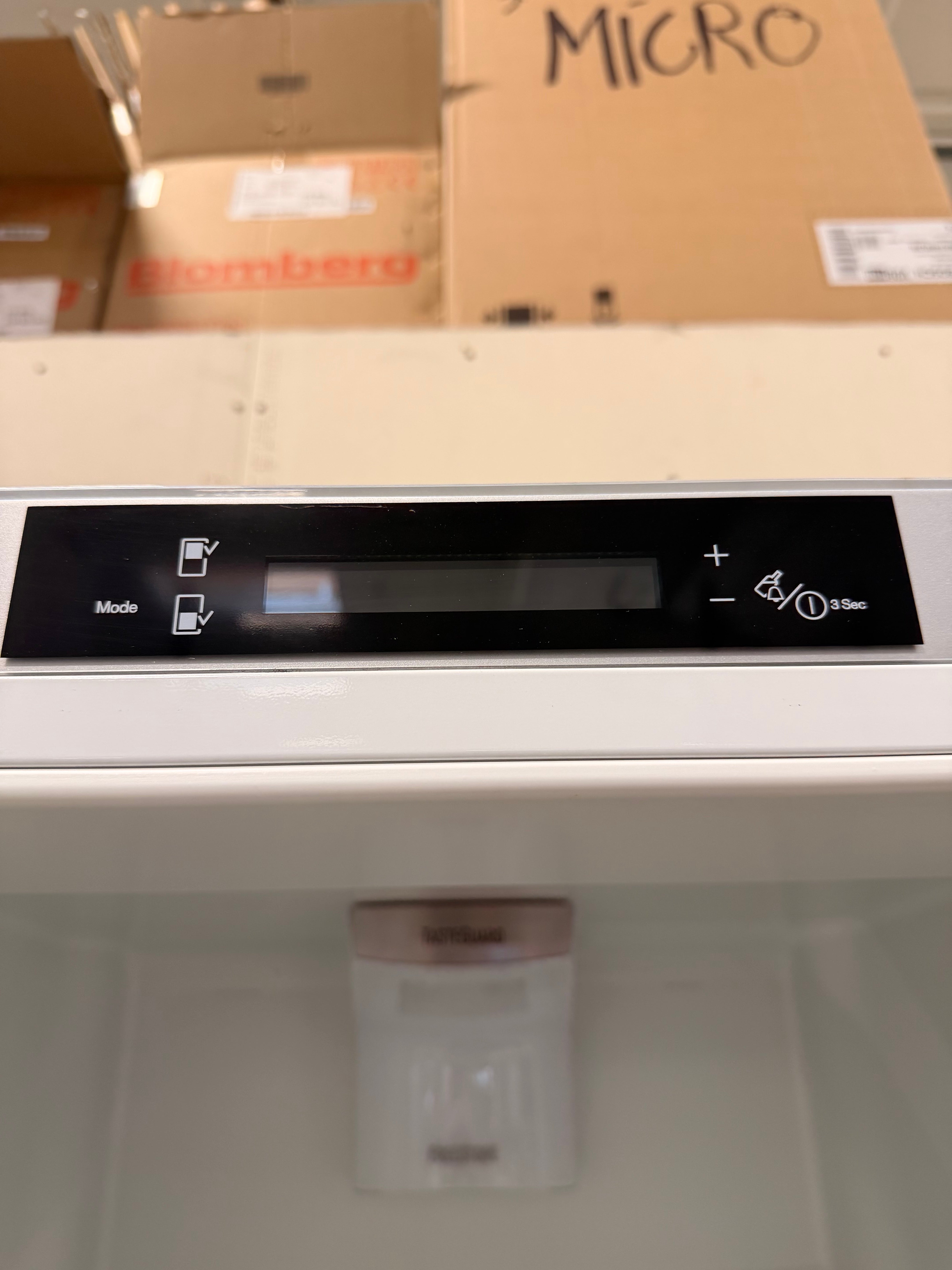 Electrolux køle/fryseskab EN4015MOW - D17247