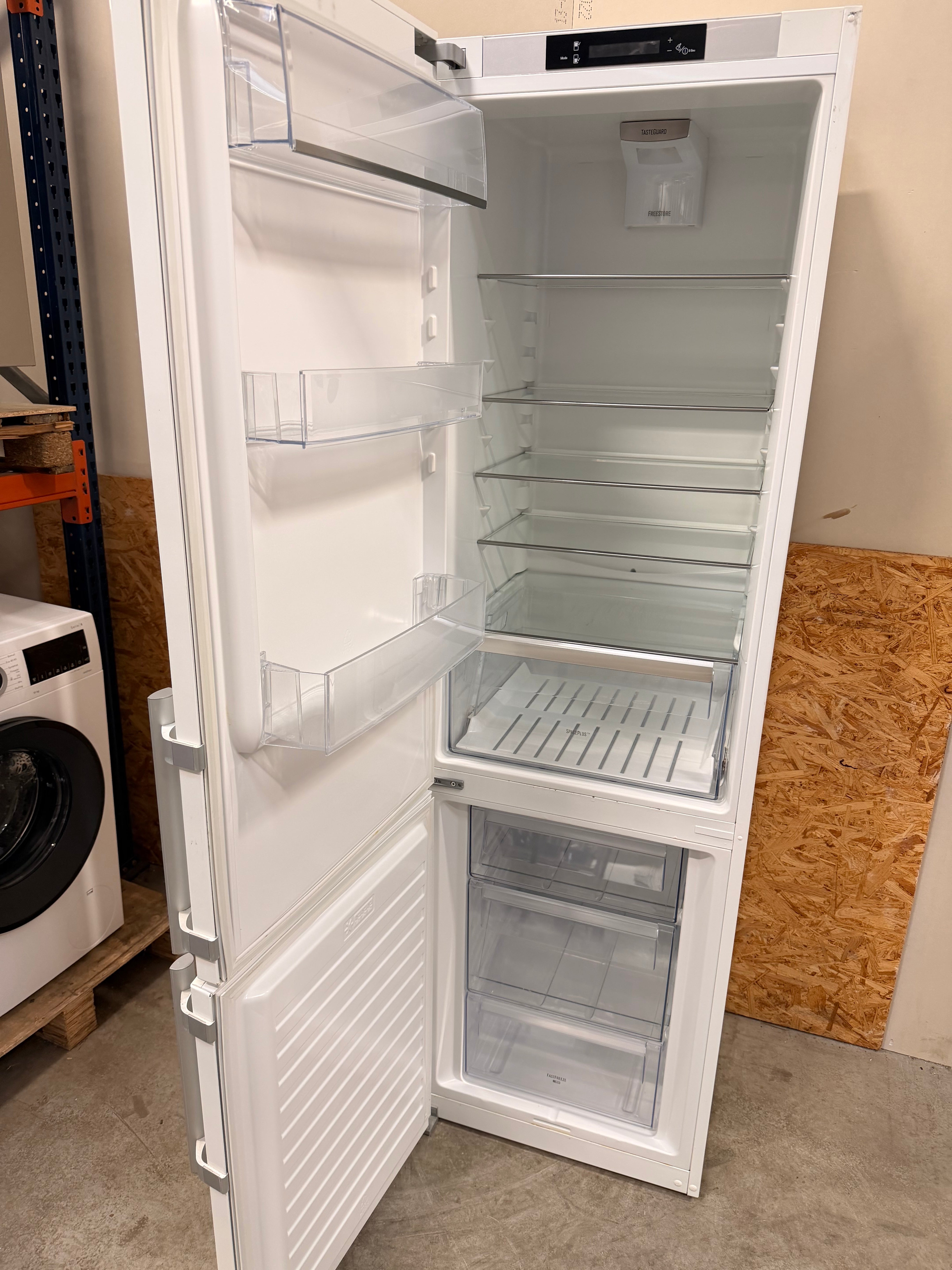 Electrolux køle/fryseskab EN4015MOW - D17247