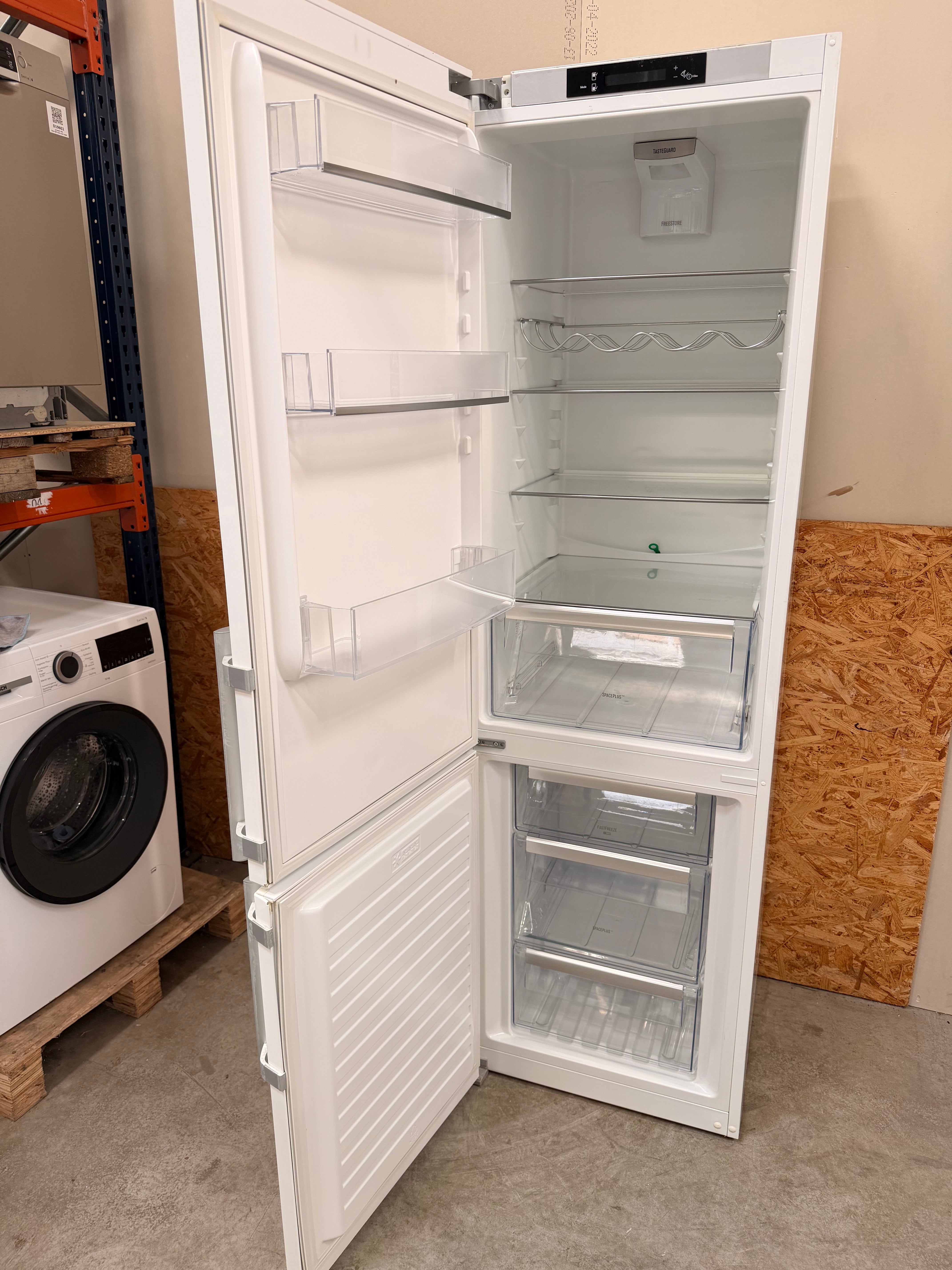 Electrolux køle/fryseskab EN3855MOW - D16329