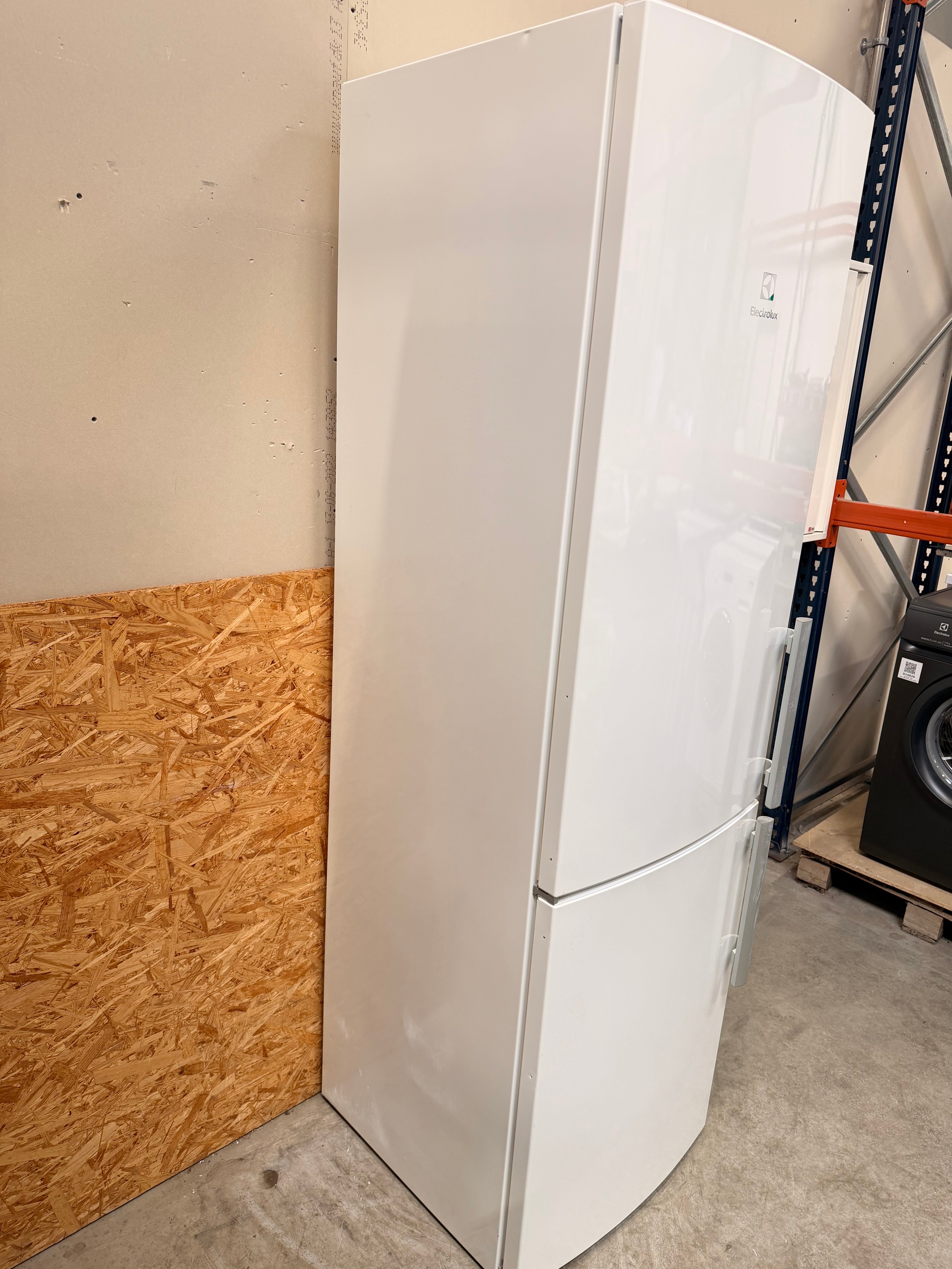 Electrolux køle/fryseskab EN3855MOW - D16329